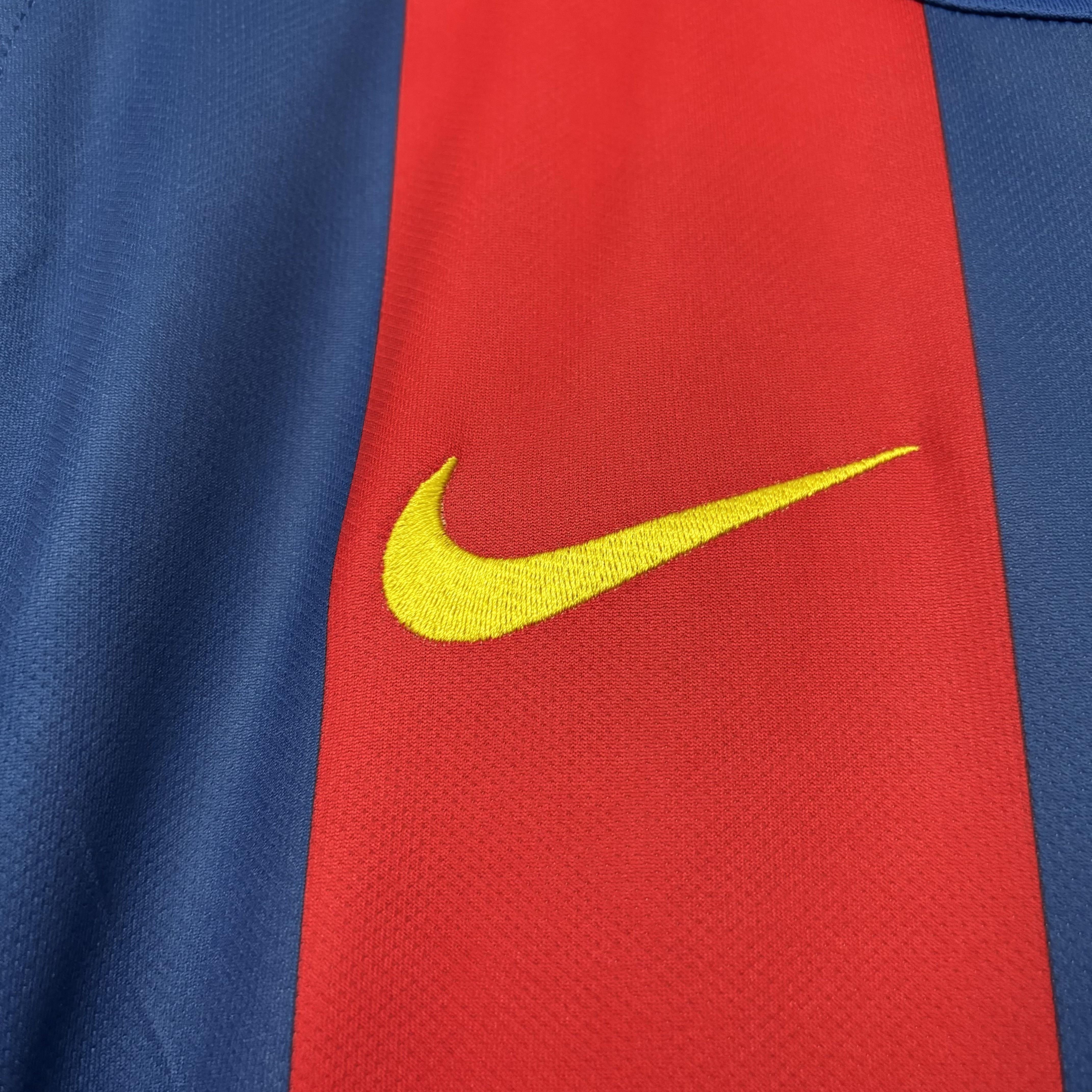 Barcelona 2004/05 Men's Retro Home Jersey