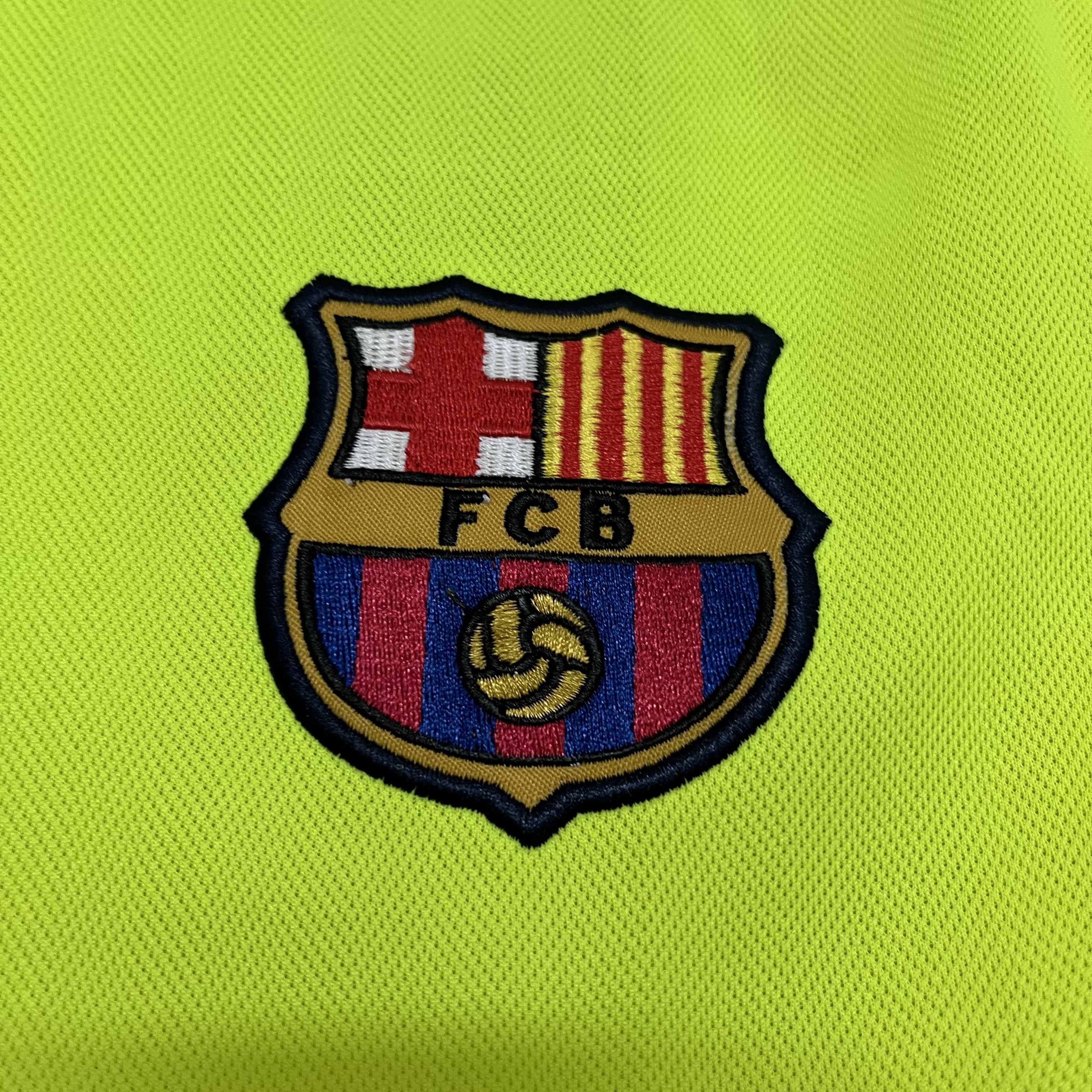 Barcelona 2005/06 Men's Retro Away Jersey