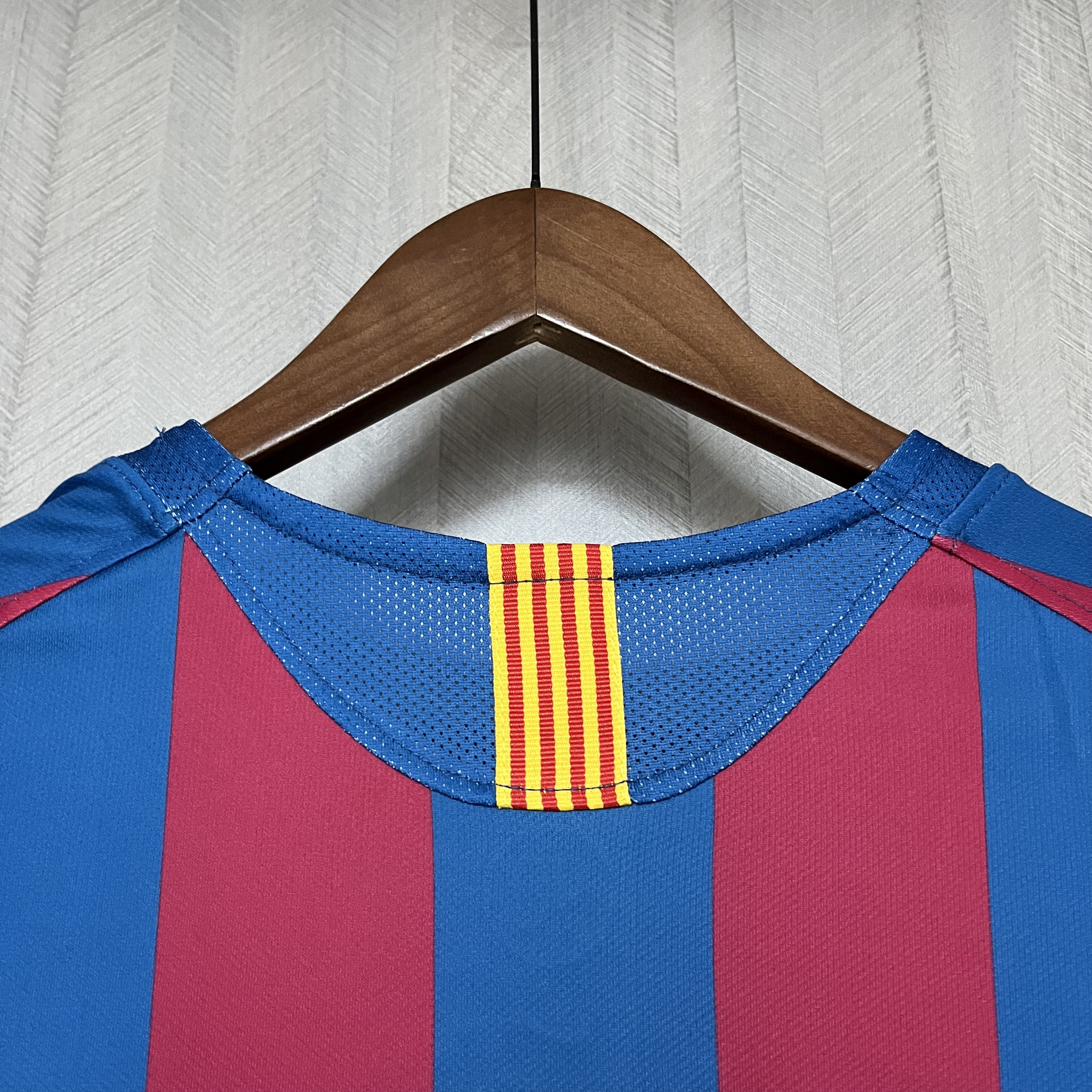Barcelona 2005/06 Men's Retro Champions League Edition Jersey