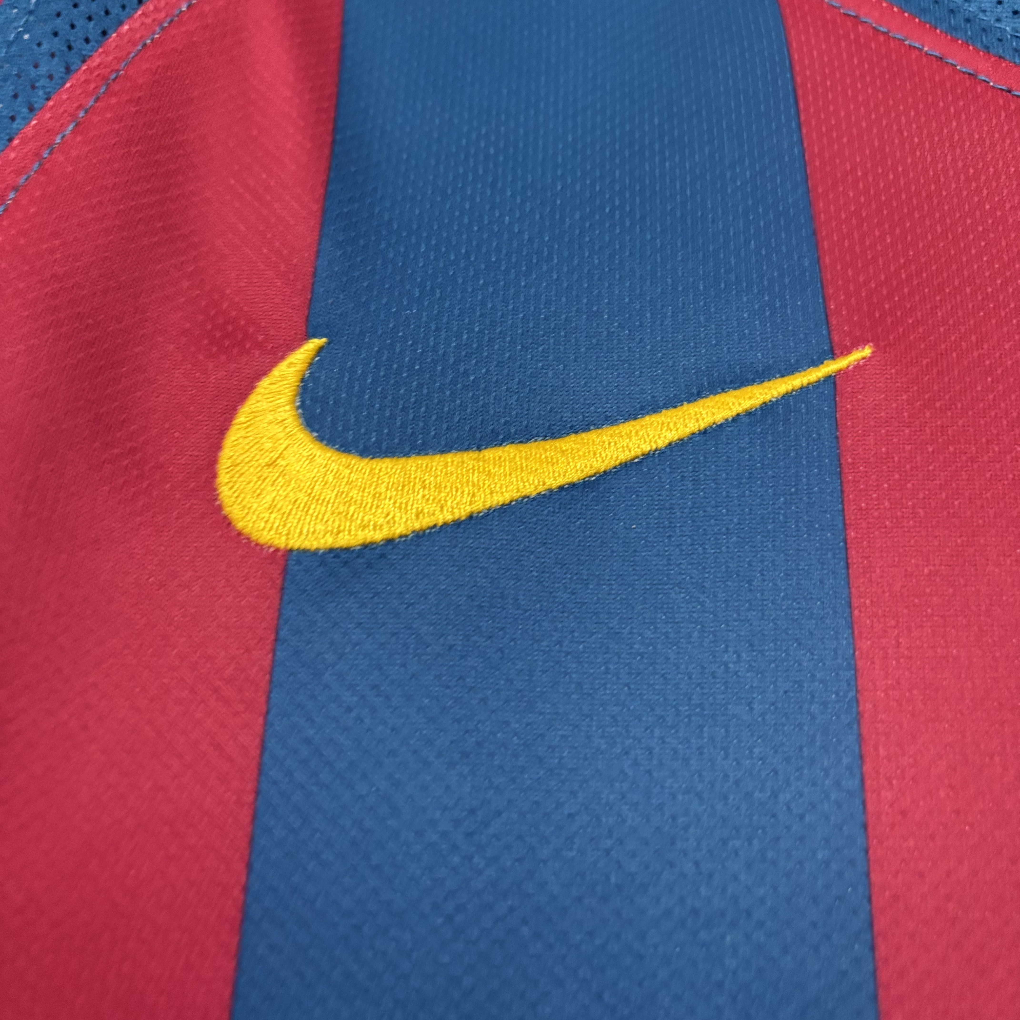 Barcelona 2005/06 Men's Retro Home Jersey
