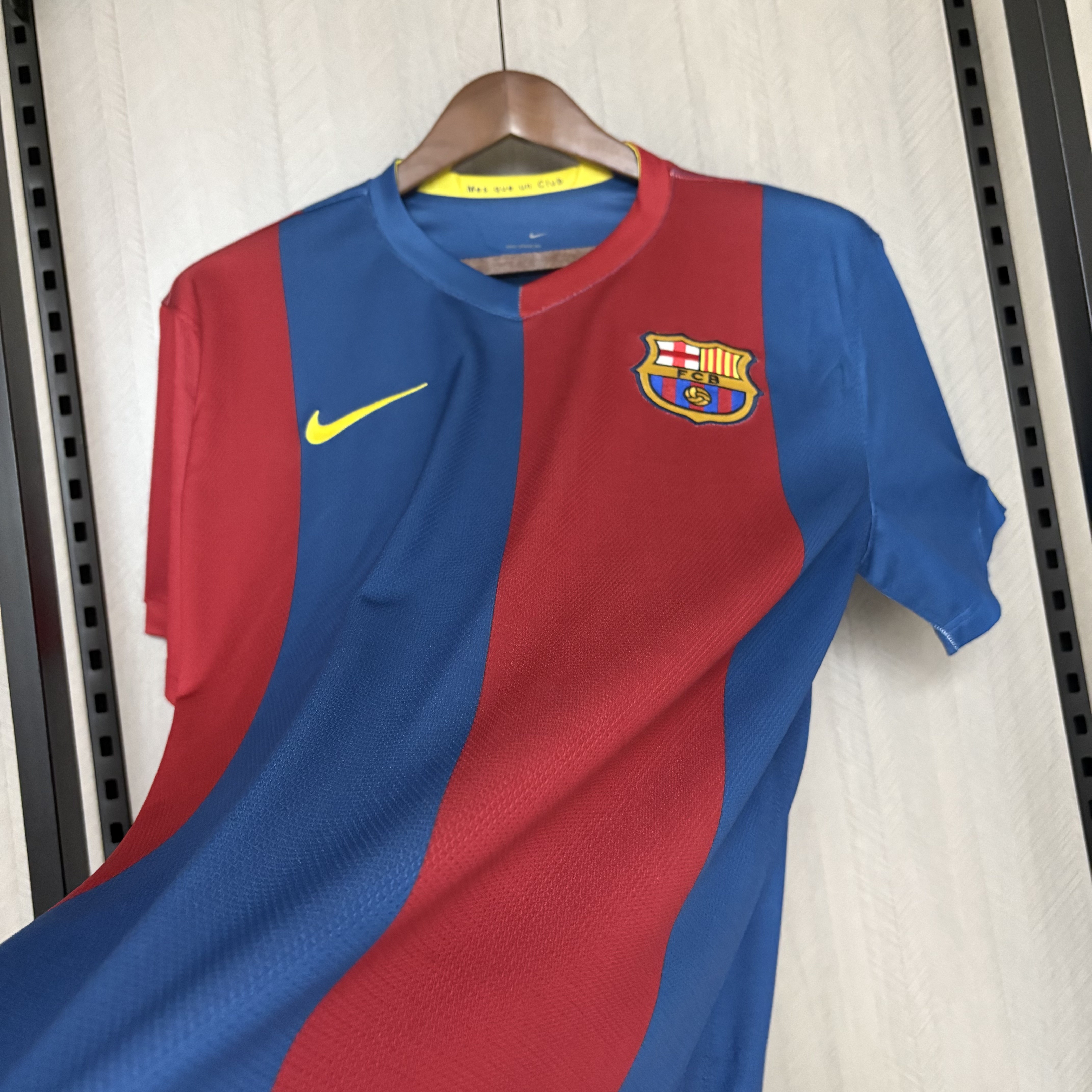 Barcelona 2006/07 Men's Retro Home Jersey