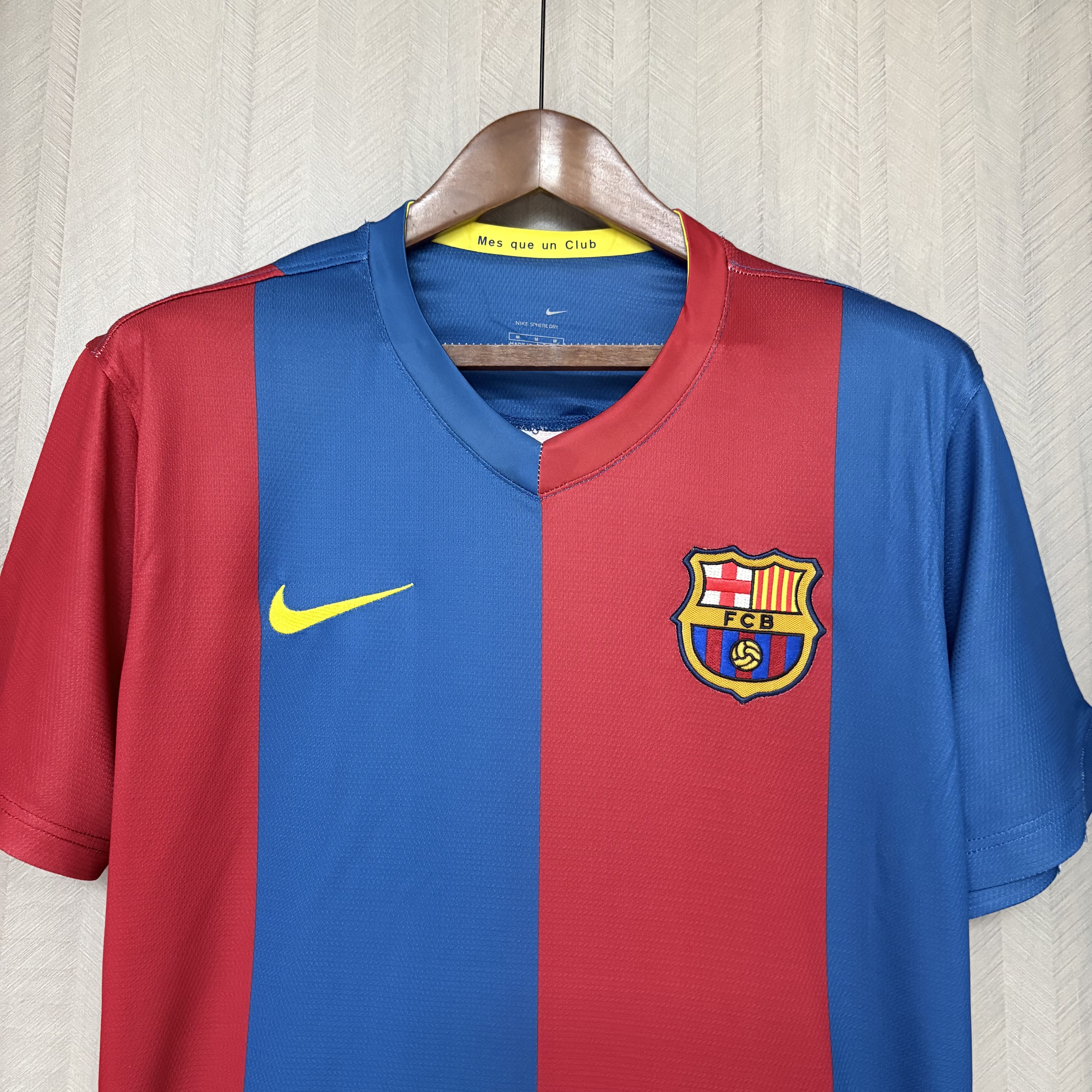 Barcelona 2006/07 Men's Retro Home Jersey