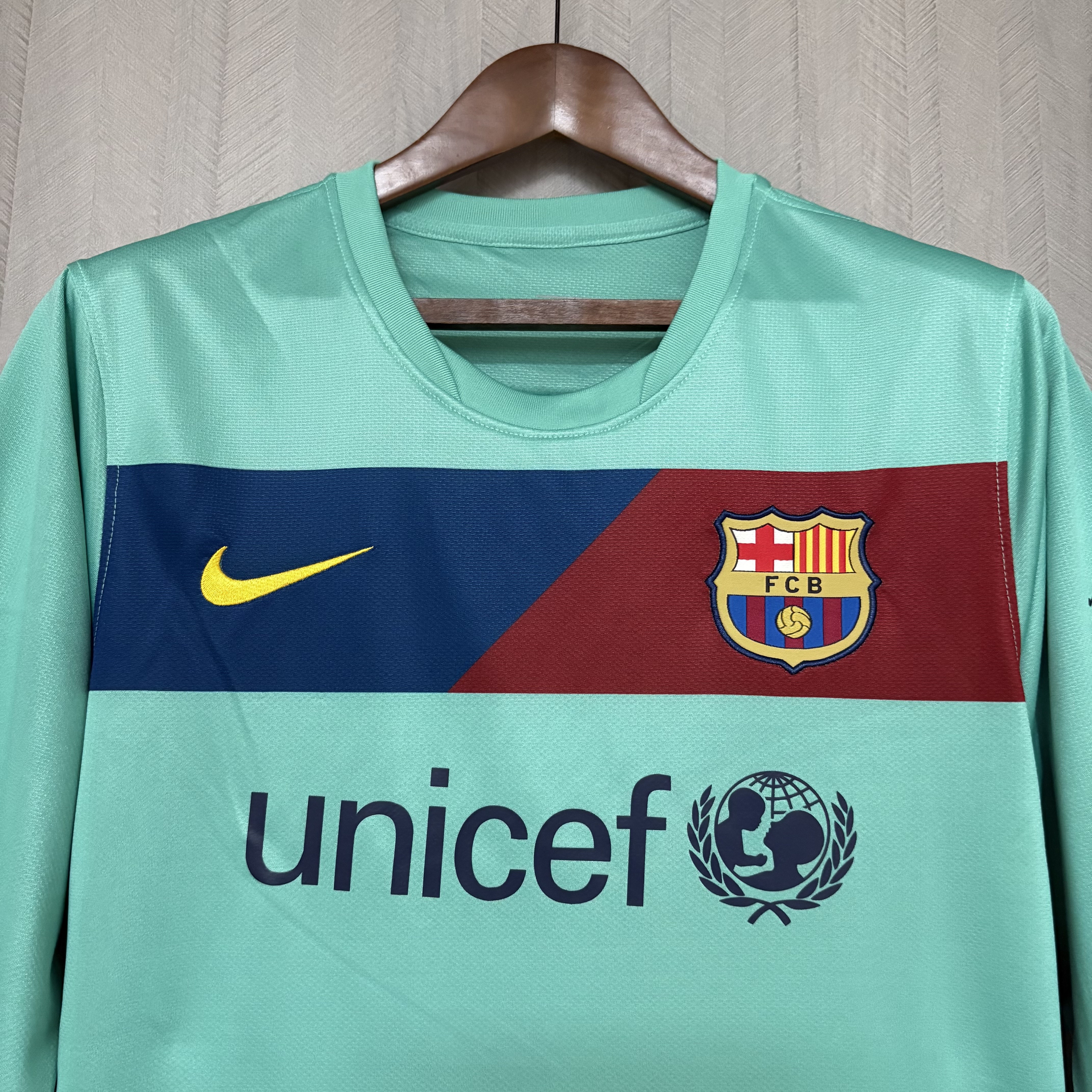 Barcelona 2010/11 Men's Retro Long Sleeve Away Jersey