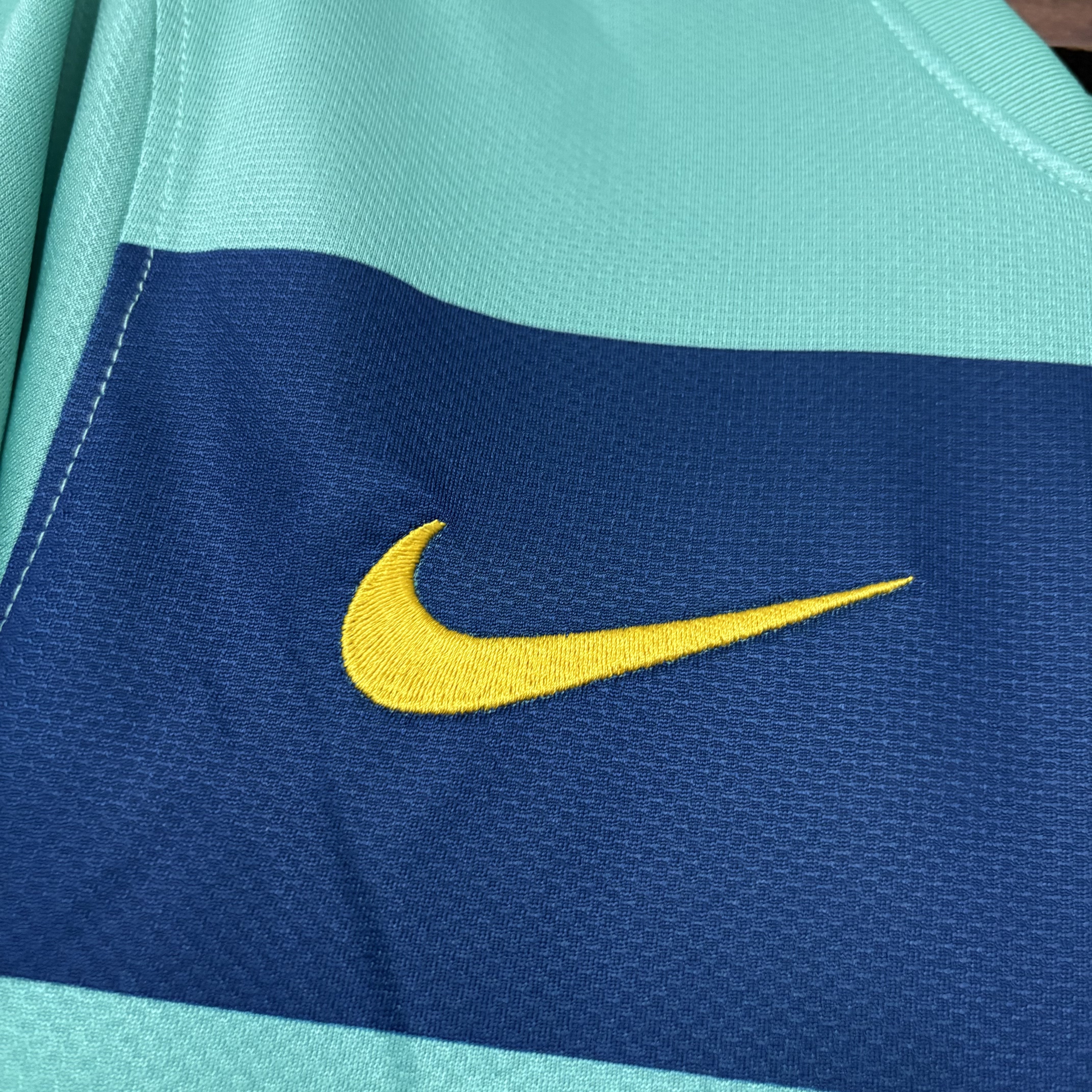 Barcelona 2010/11 Men's Retro Long Sleeve Away Jersey