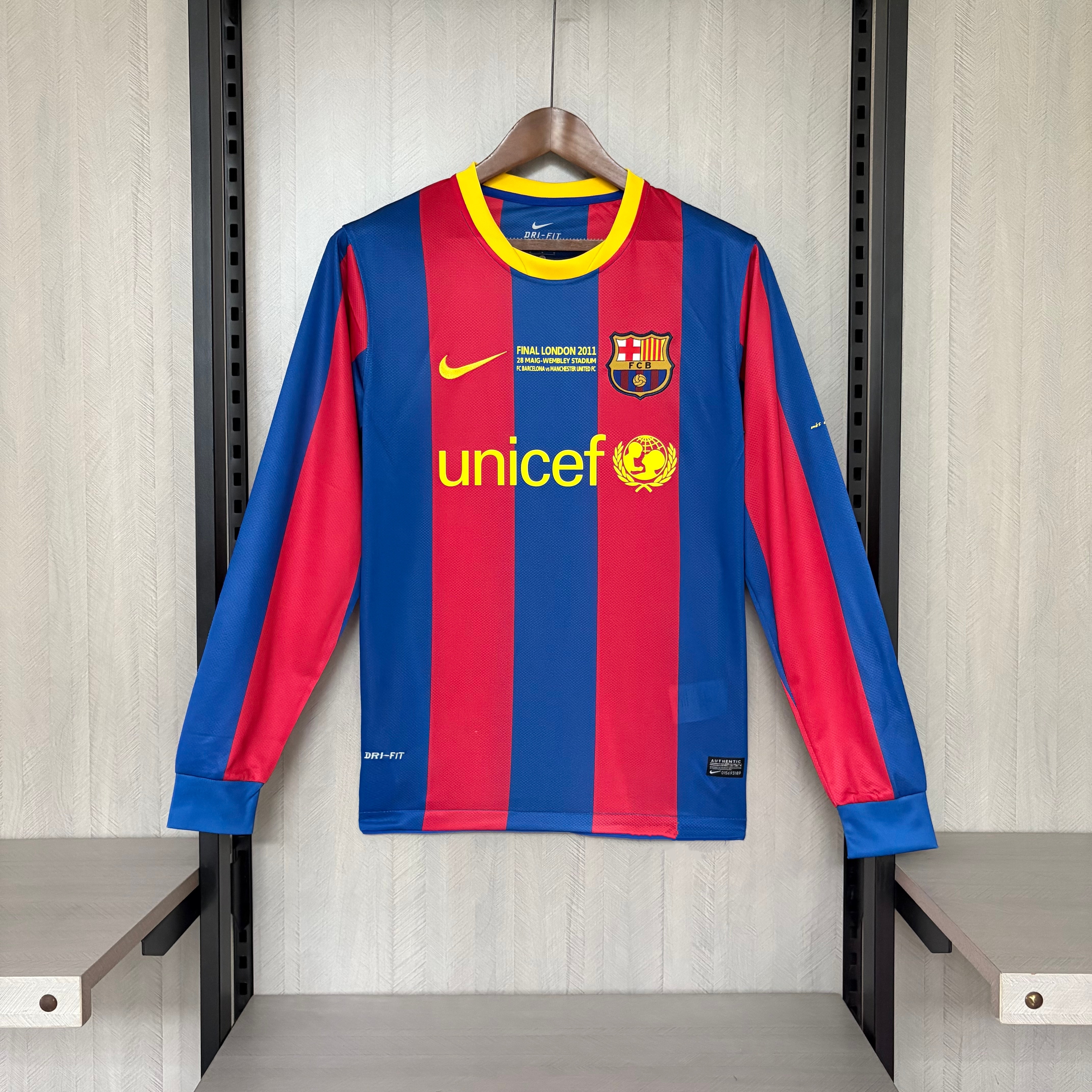 Barcelona 2010/11 Men's Retro Long Sleeve Home Jersey