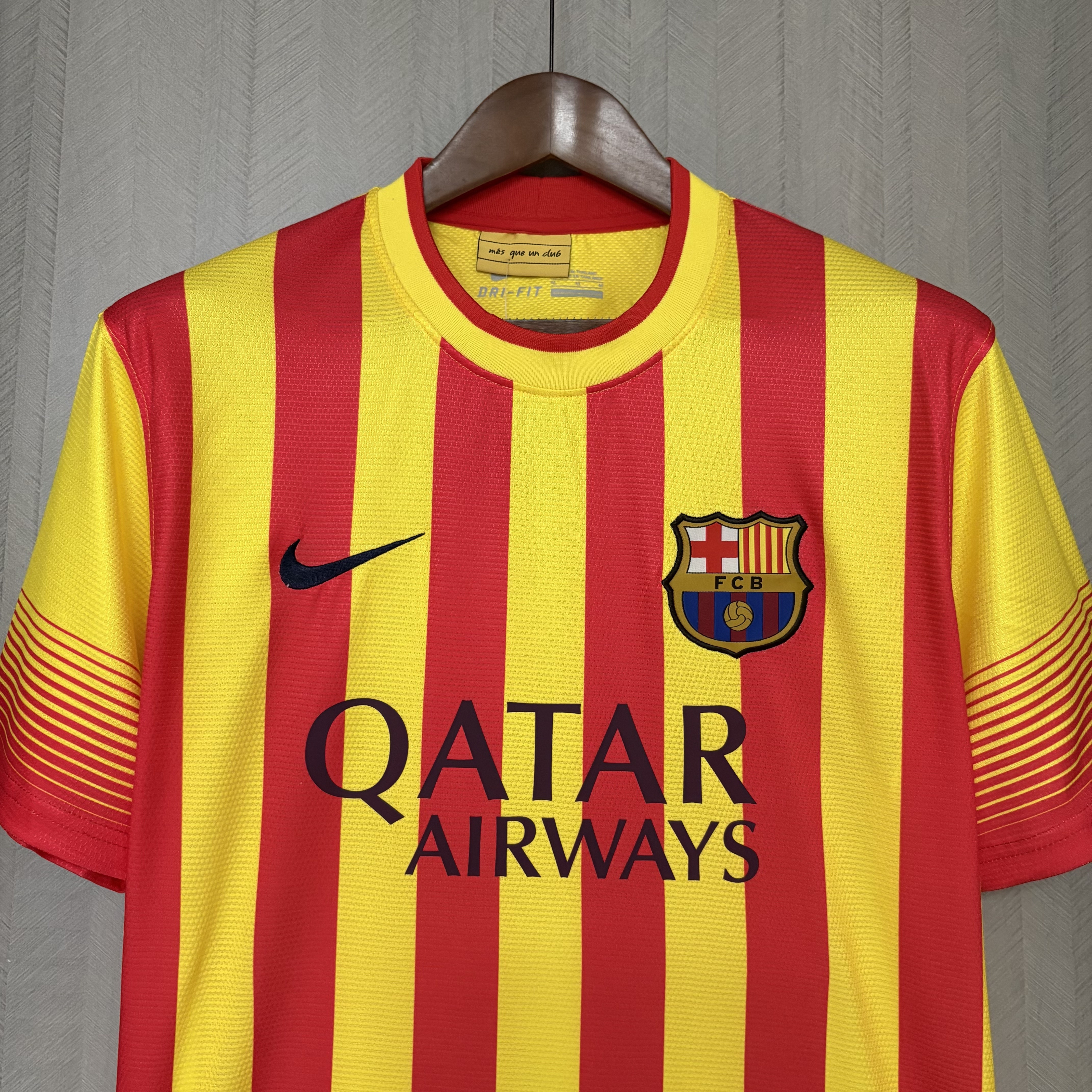 Barcelona 2013/14 Men's Retro Away Jersey