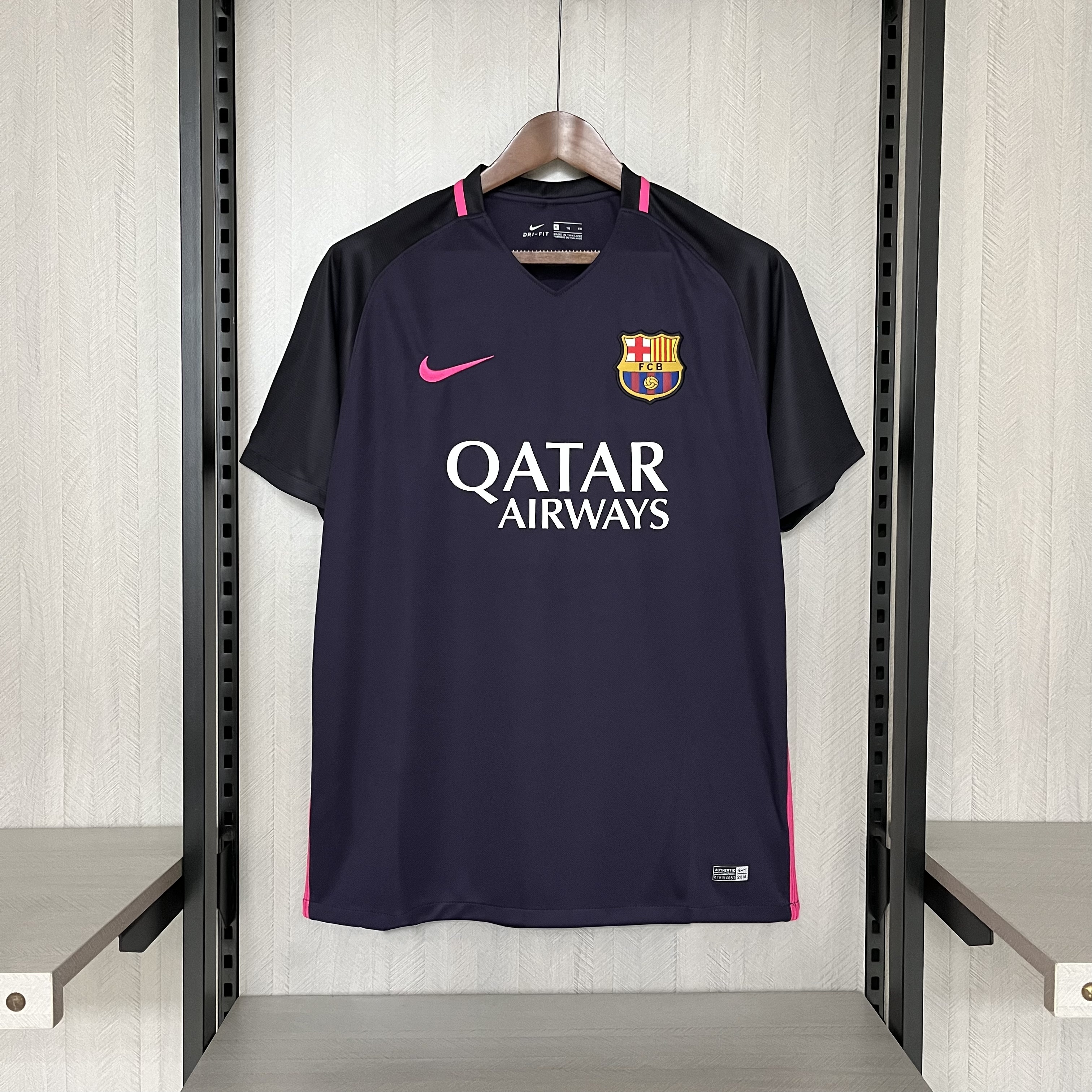 Barcelona 2016/17 Men's Retro Away Jersey