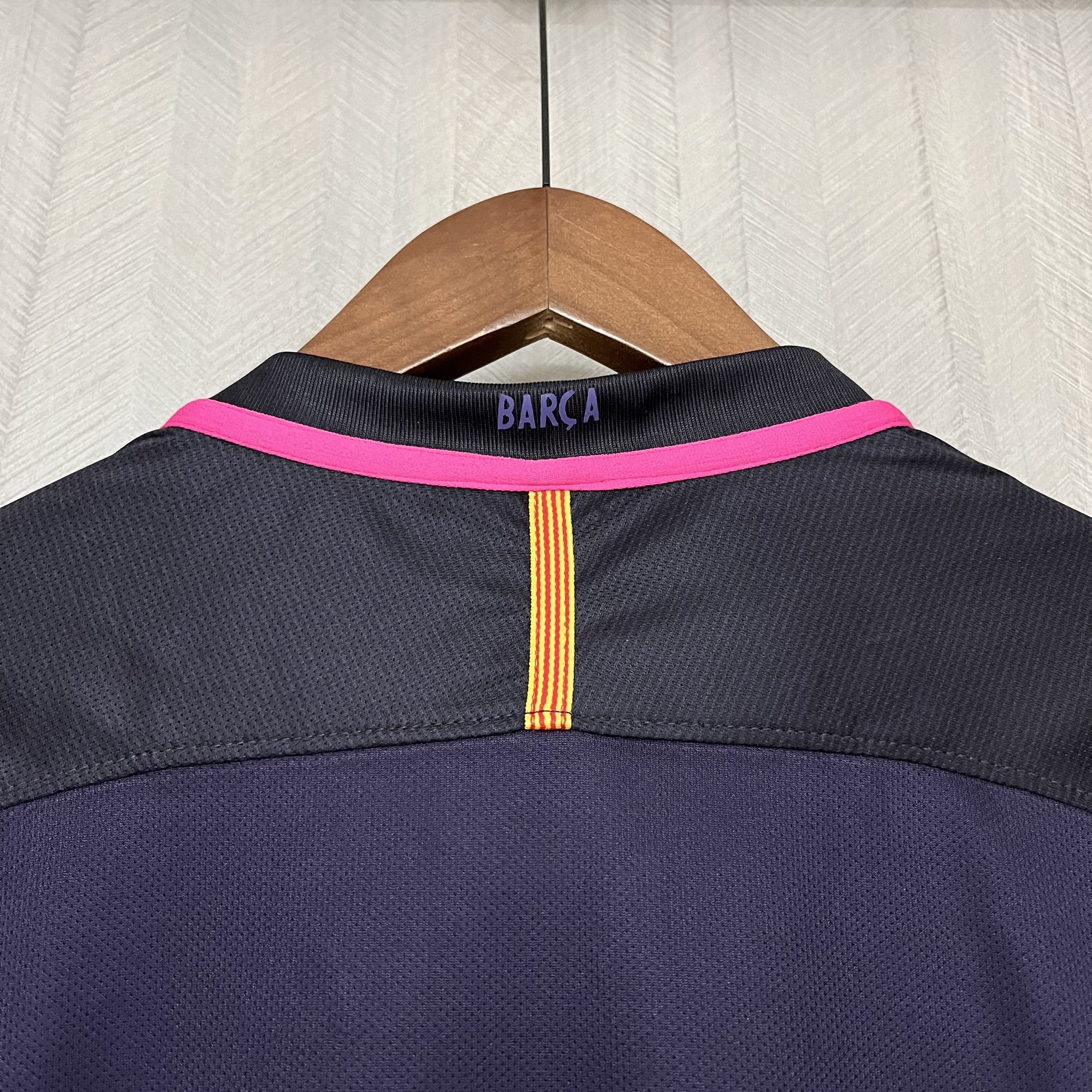 Barcelona 2016/17 Men's Retro Away Jersey