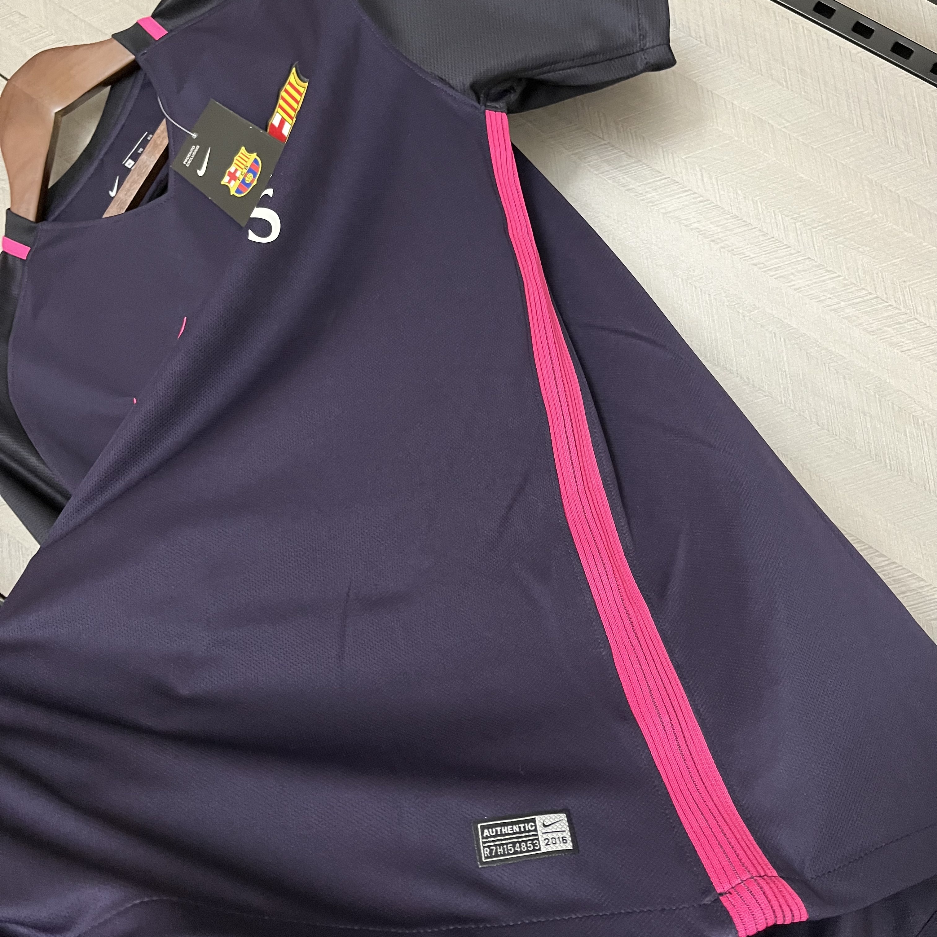 Barcelona 2016/17 Men's Retro Away Jersey
