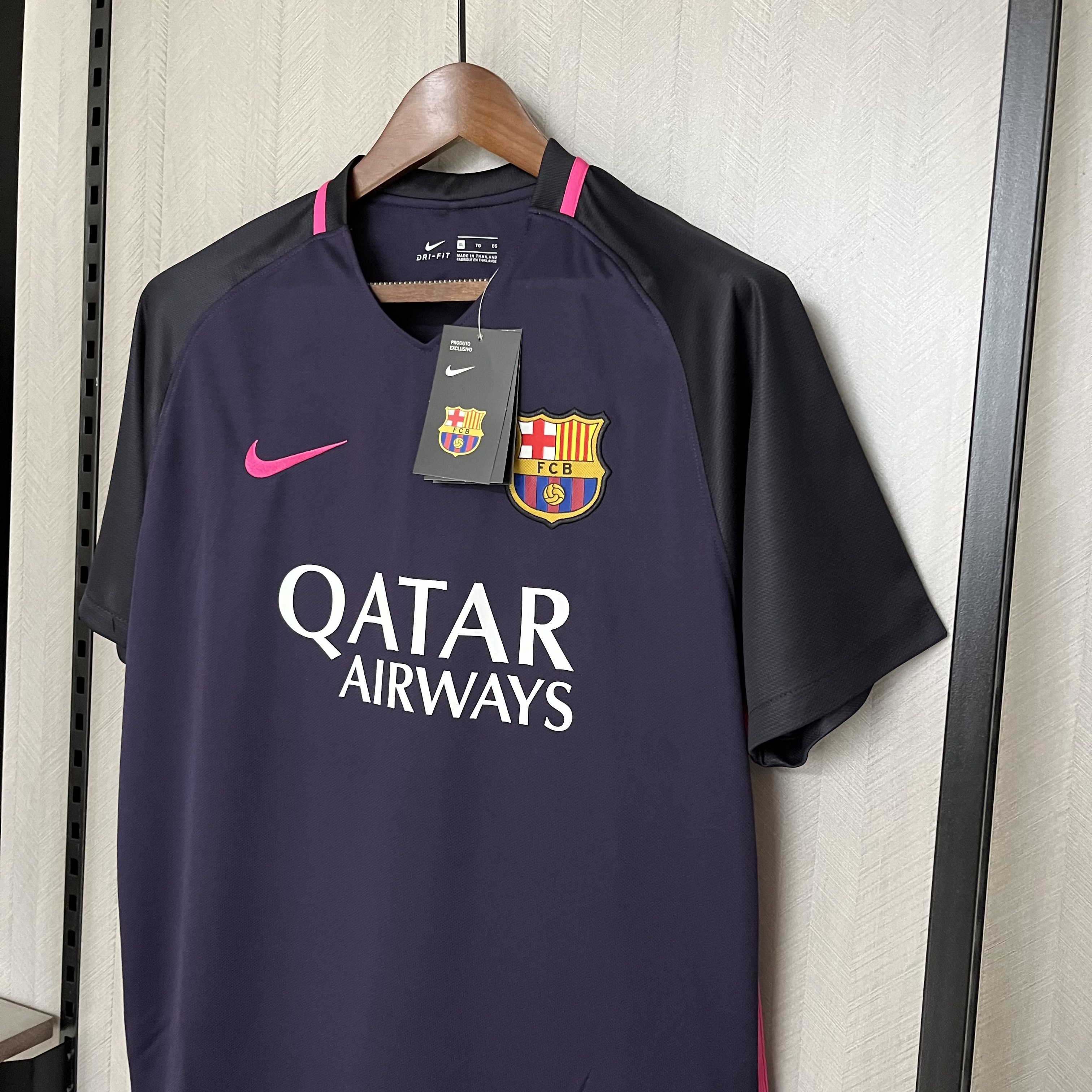 Barcelona 2016/17 Men's Retro Away Jersey