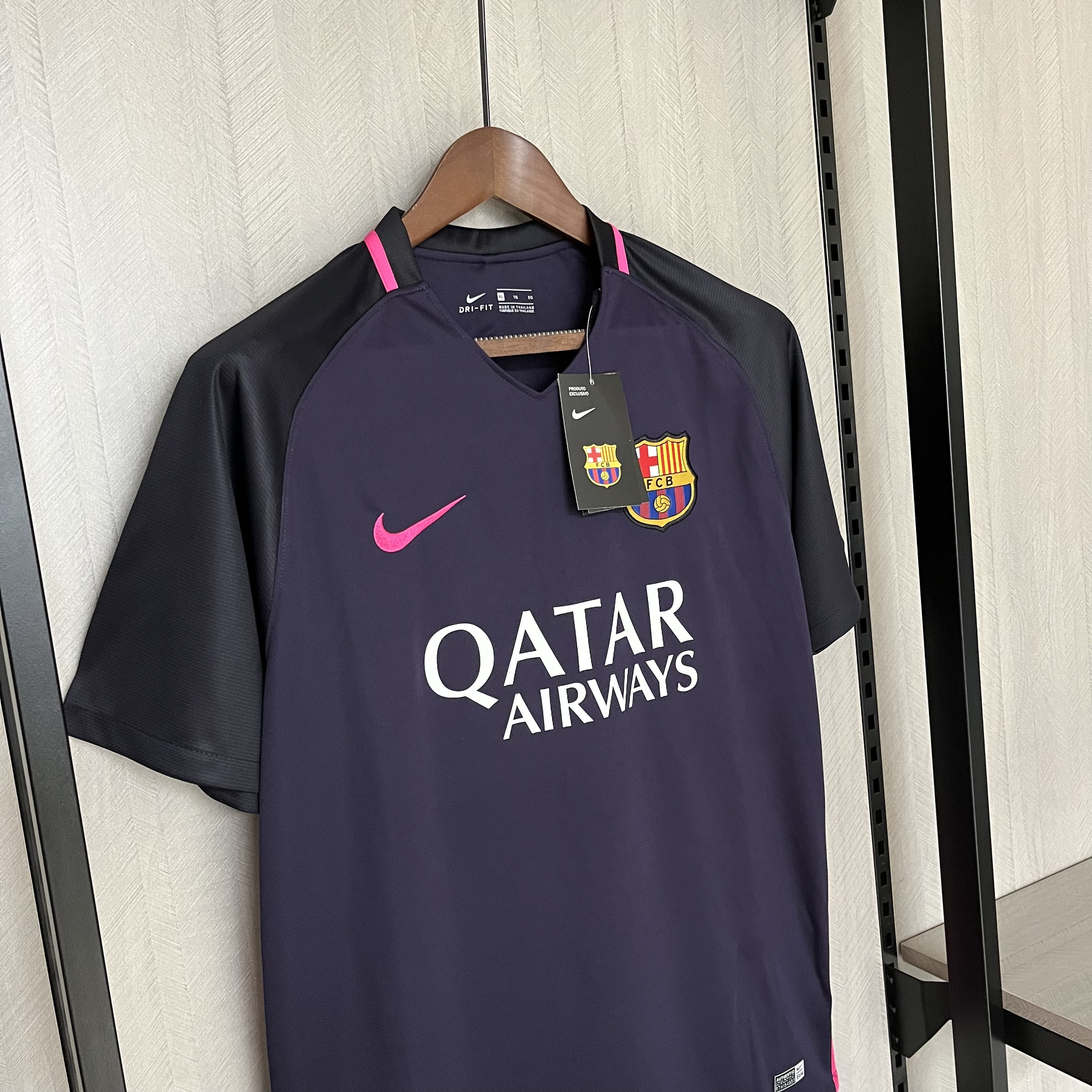 Barcelona 2016/17 Men's Retro Away Jersey