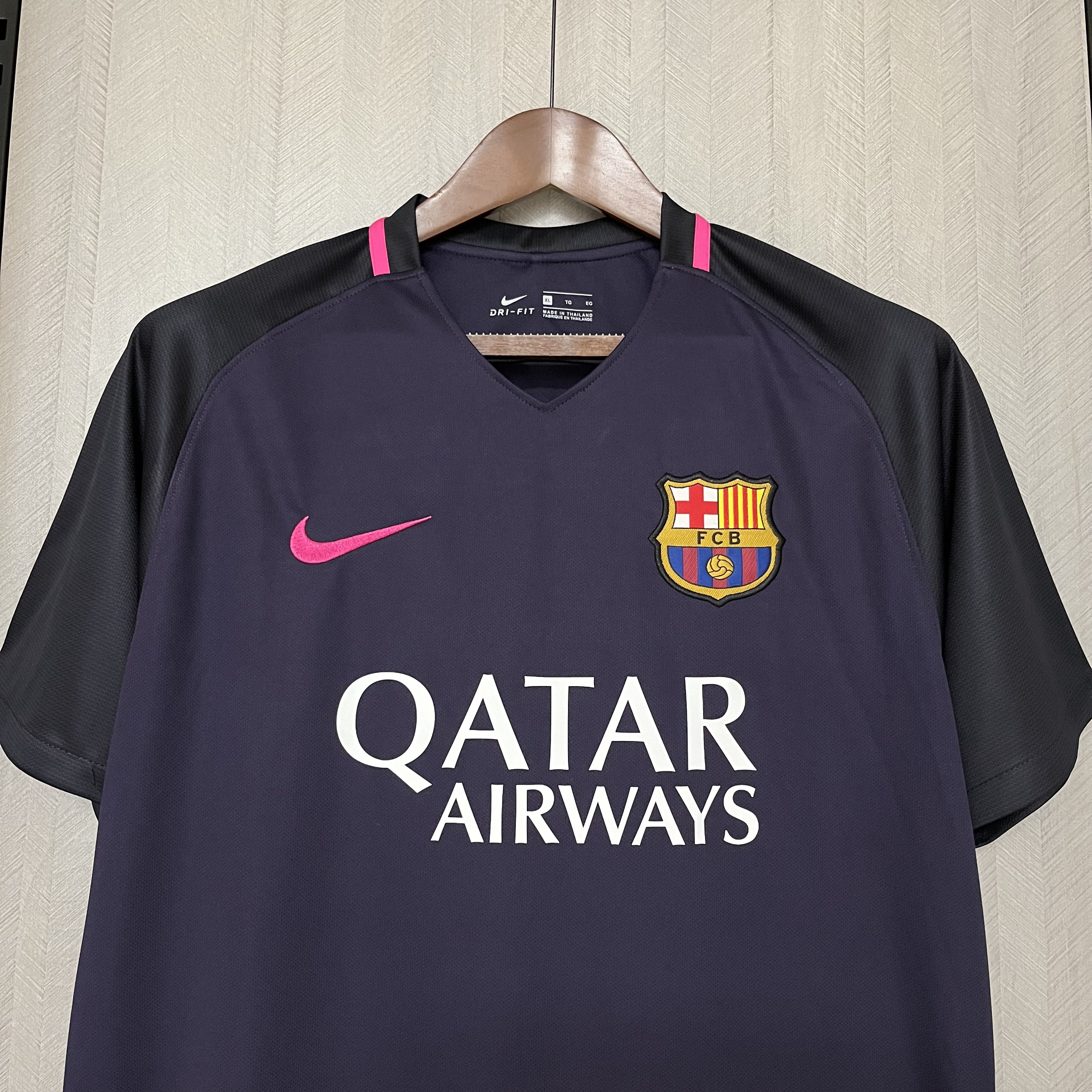 Barcelona 2016/17 Men's Retro Away Jersey