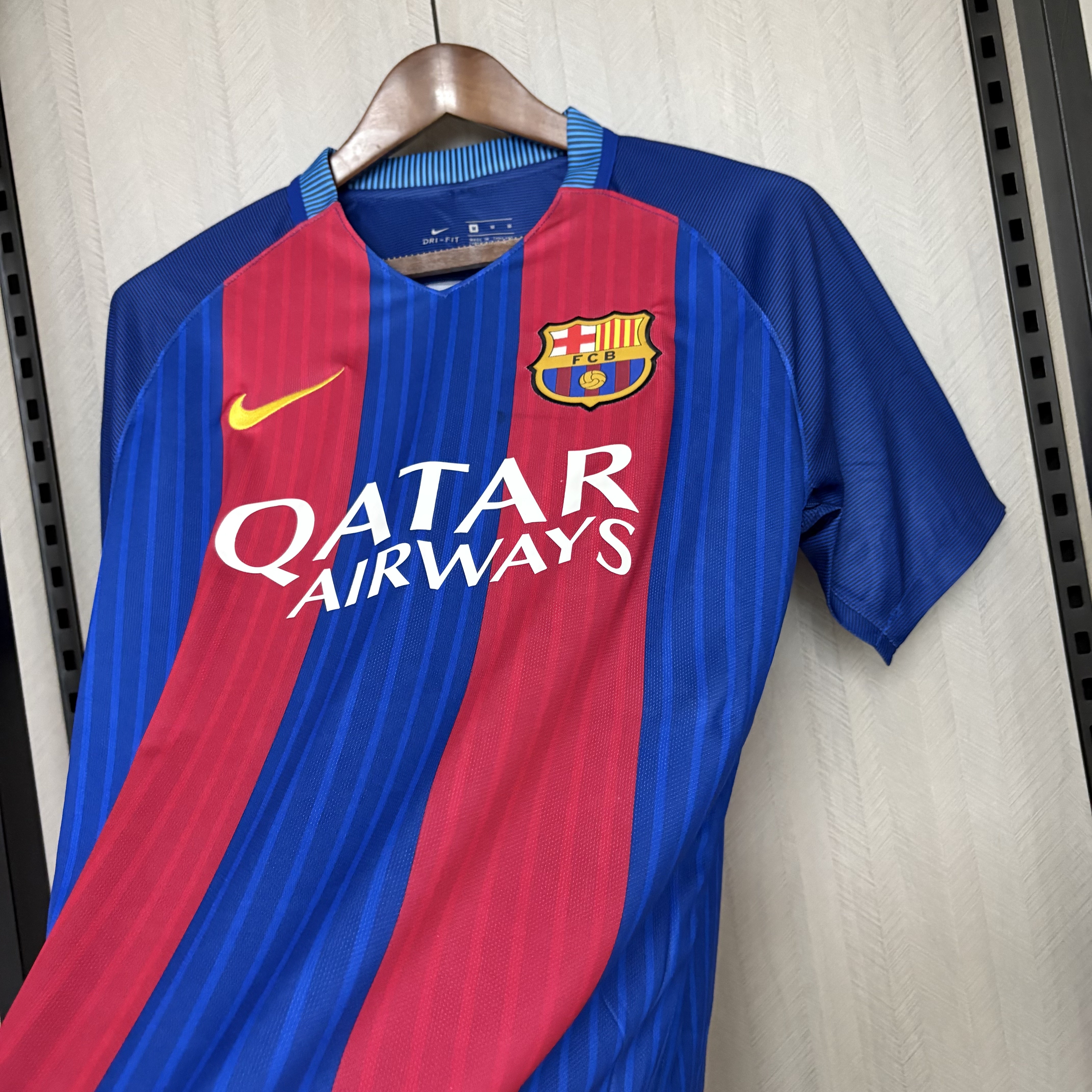 Barcelona 2016/17 Men's Retro Home Design 2 Jersey
