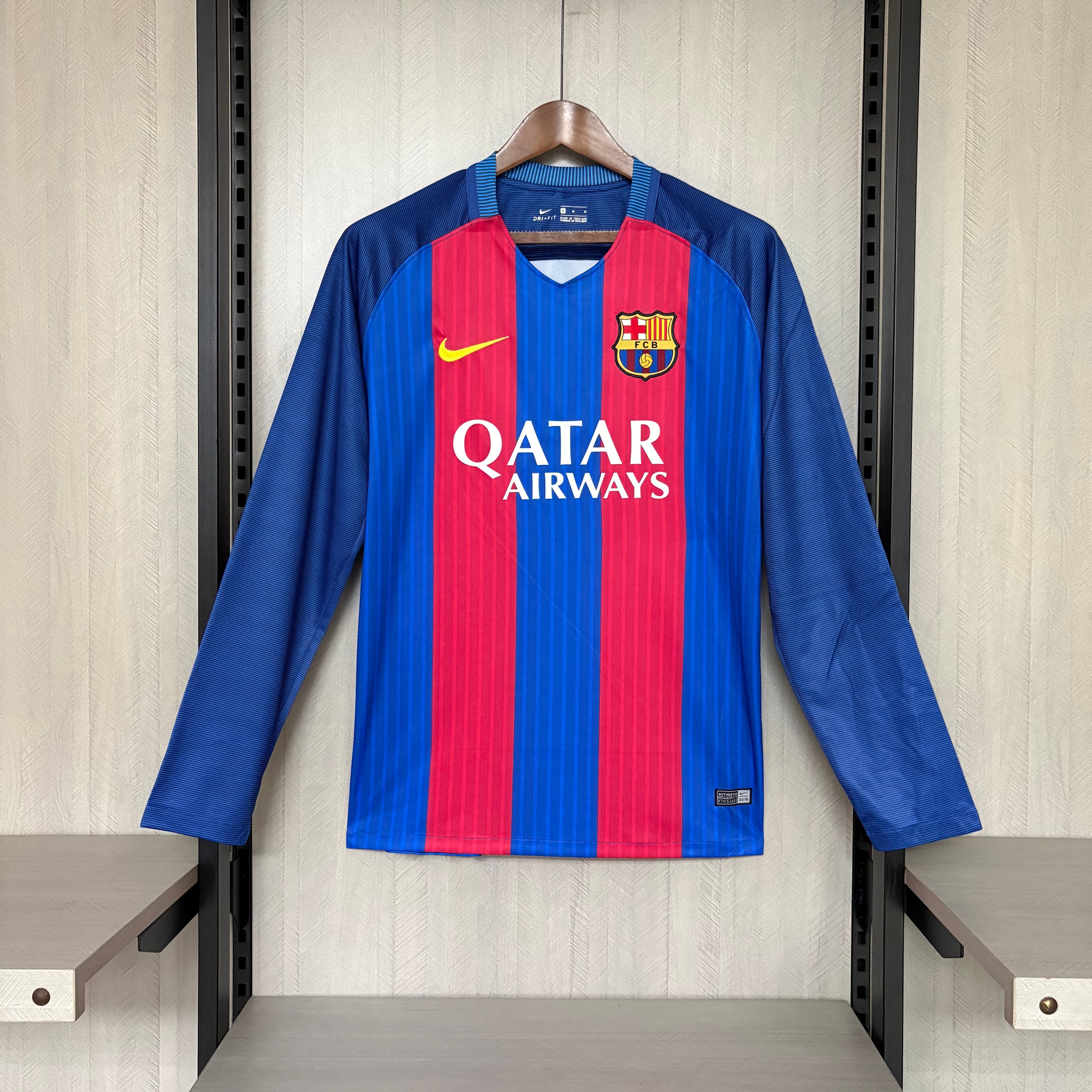 Barcelona 2016/17 Men's Retro Long Sleeve Home Jersey