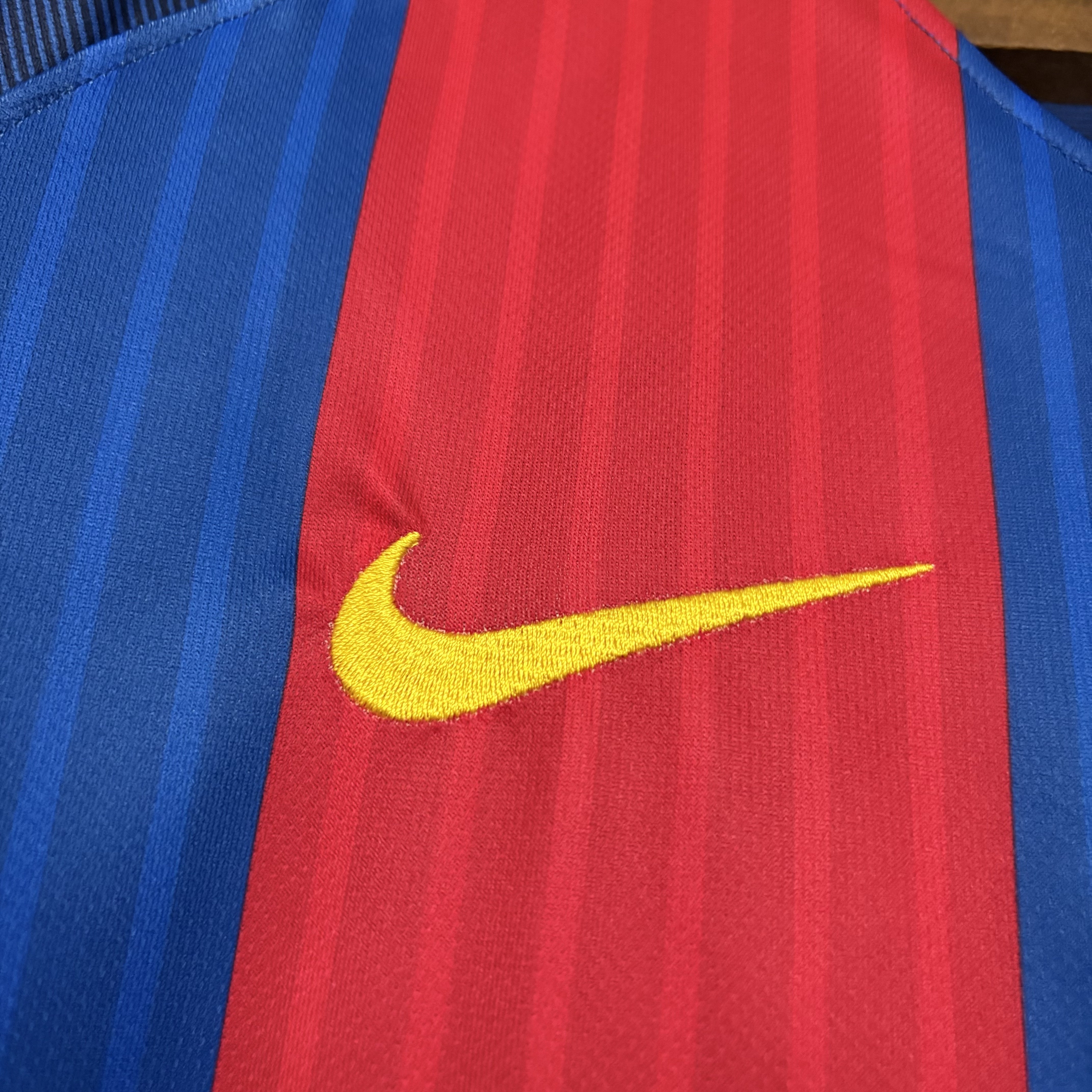 Barcelona 2016/17 Men's Retro Long Sleeve Home Jersey