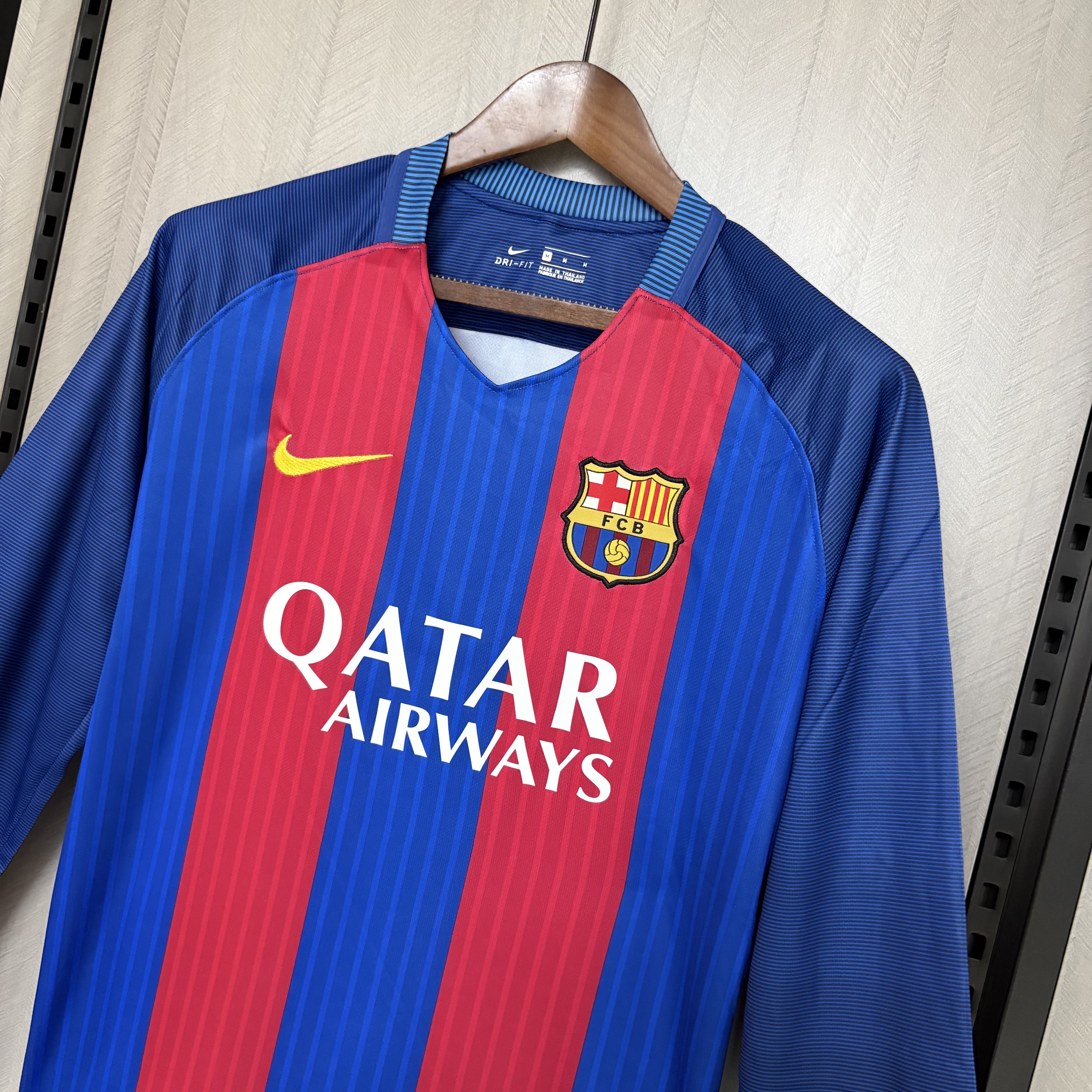 Barcelona 2016/17 Men's Retro Long Sleeve Home Jersey