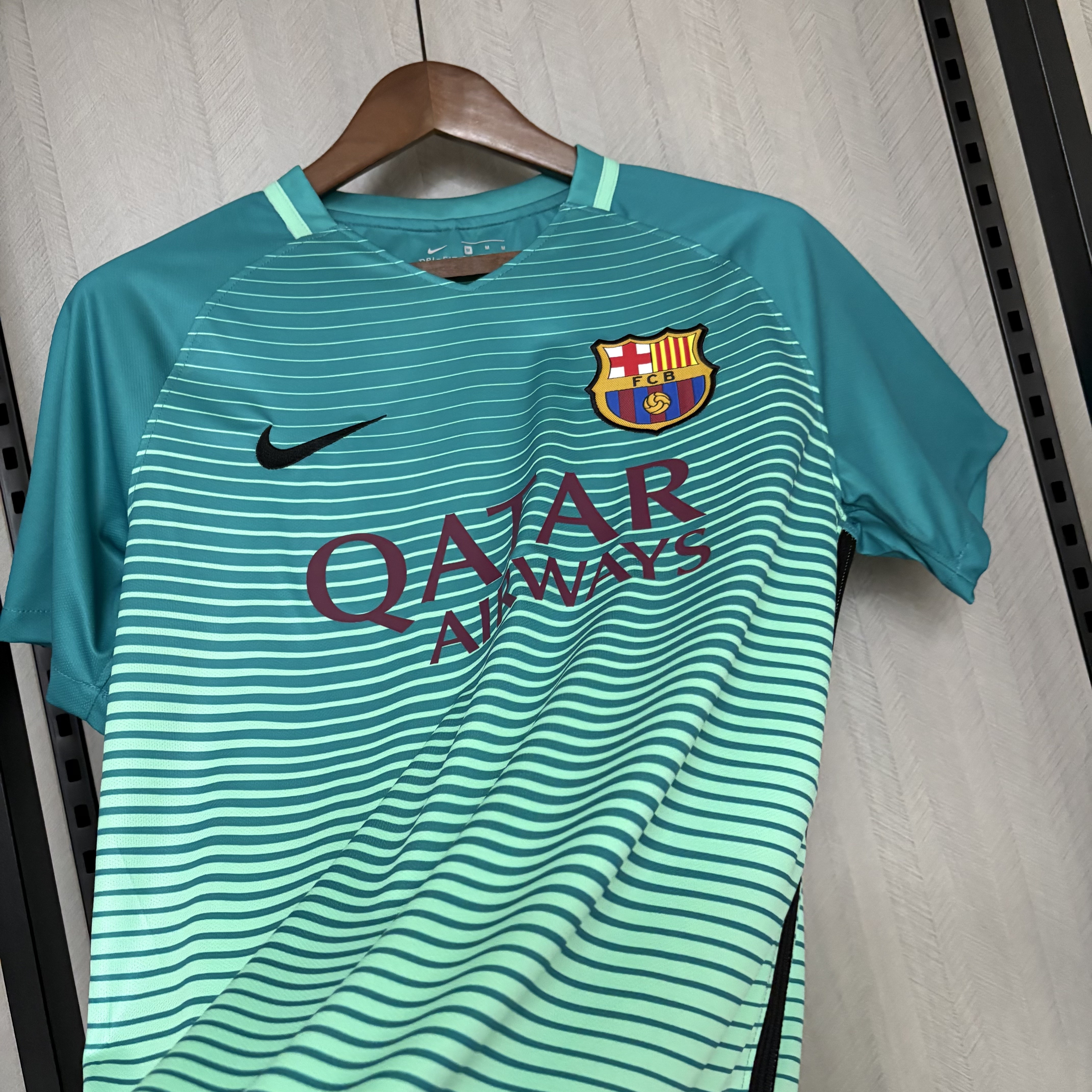 Barcelona 2016/17 Men's Retro Third Jersey