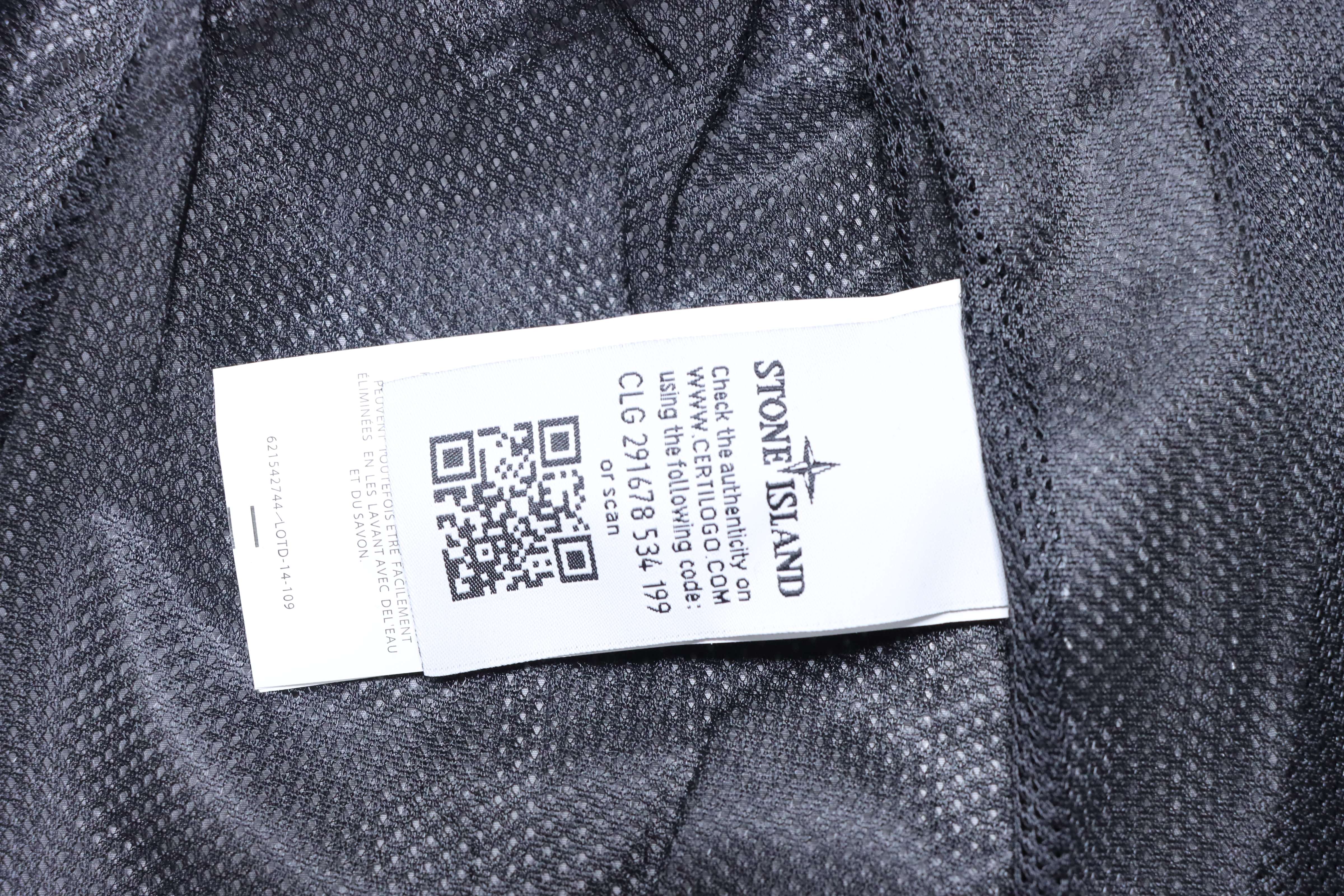 Stone Island Classic Badge Cargo Shorts Light Gray