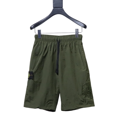Stone Island Classic Badge Cargo Shorts Olive Green 01