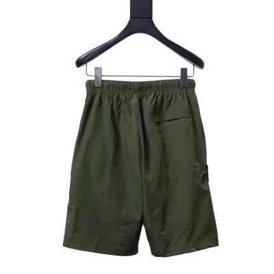 Stone Island Classic Badge Cargo Shorts Olive Green 02