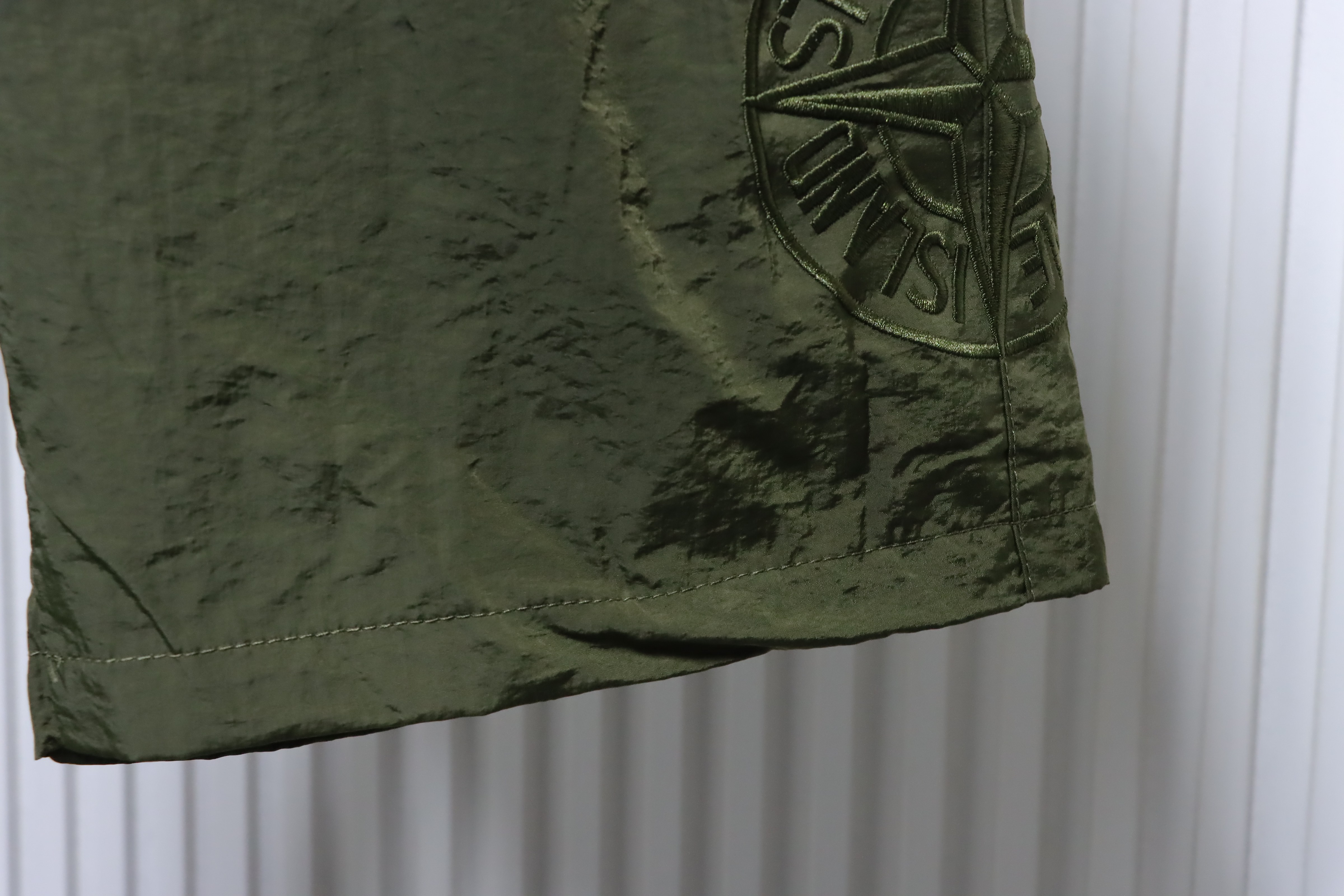 Stone Island Classic Badge Cargo Shorts Olive Green