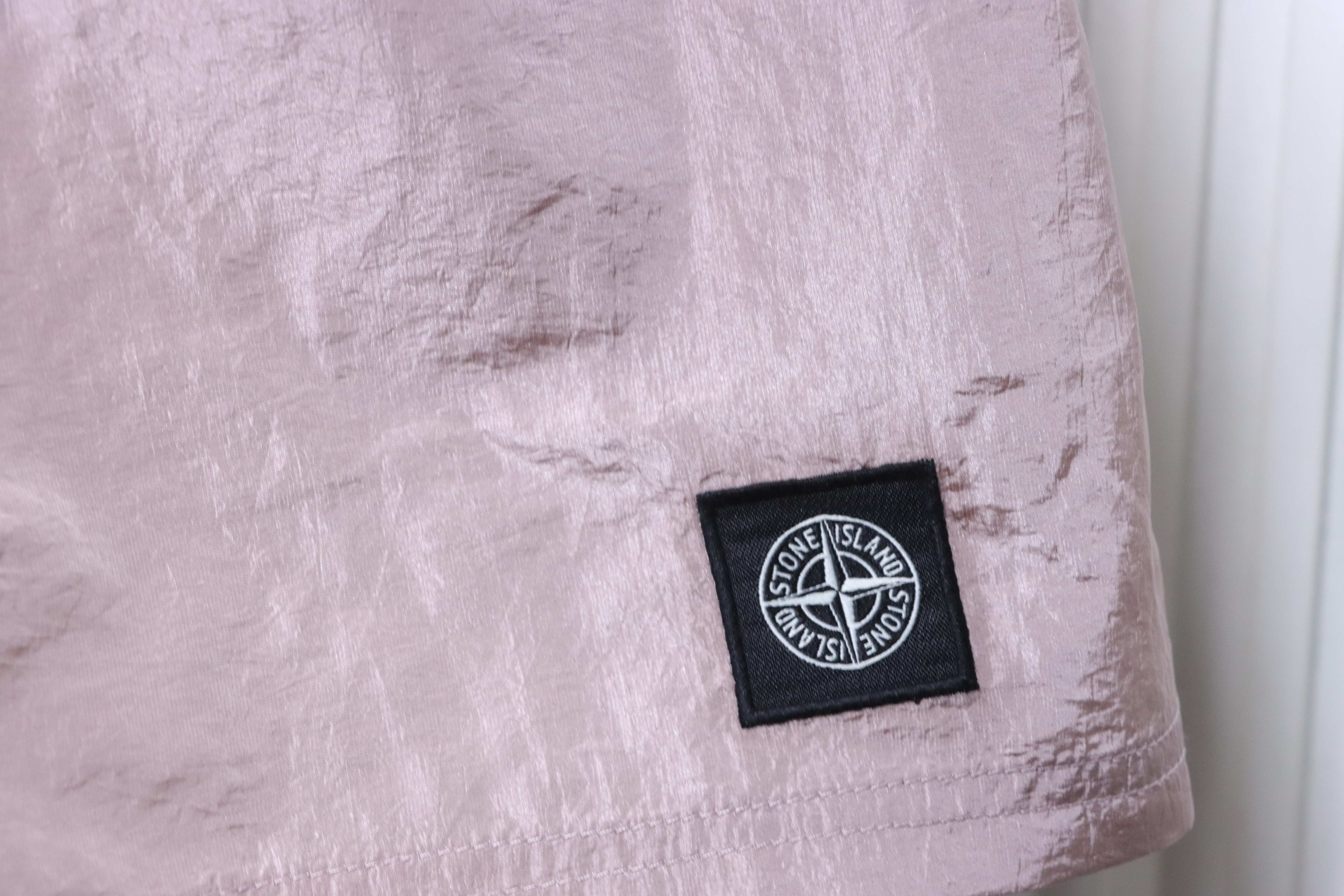 Stone Island Woven Badge Shorts Dusty Pink