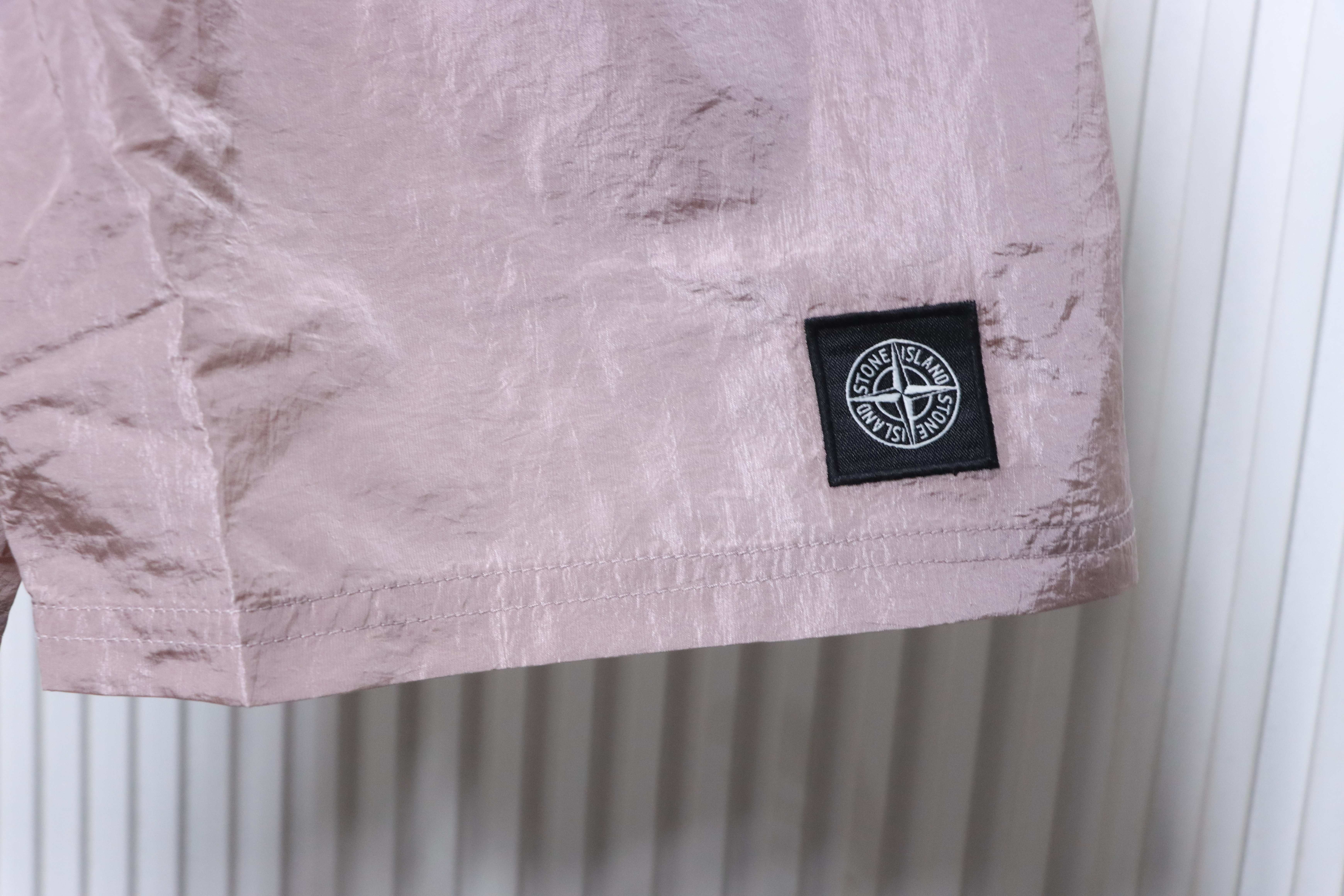 Stone Island Woven Badge Shorts Dusty Pink