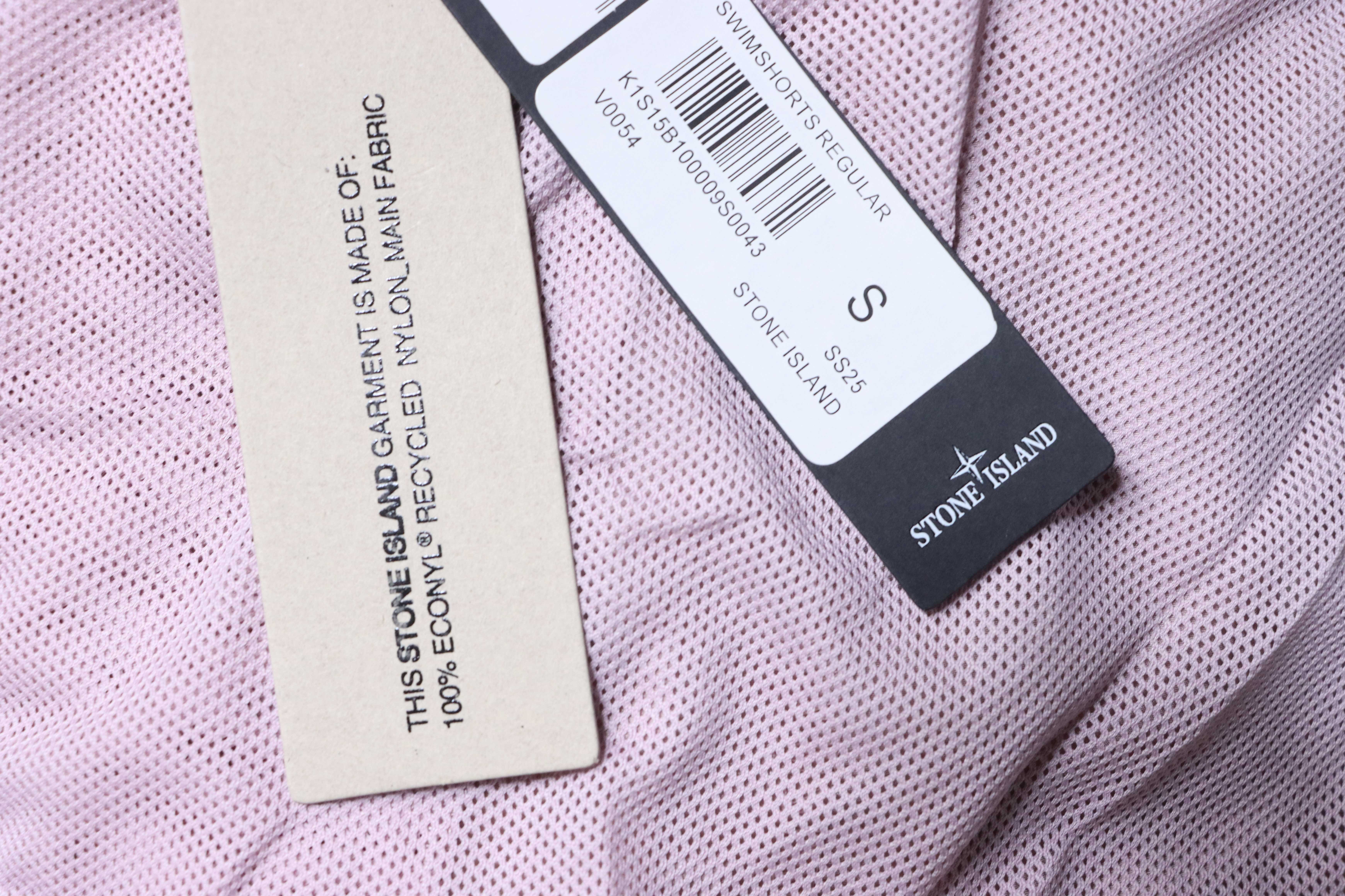 Stone Island Woven Badge Shorts Dusty Pink