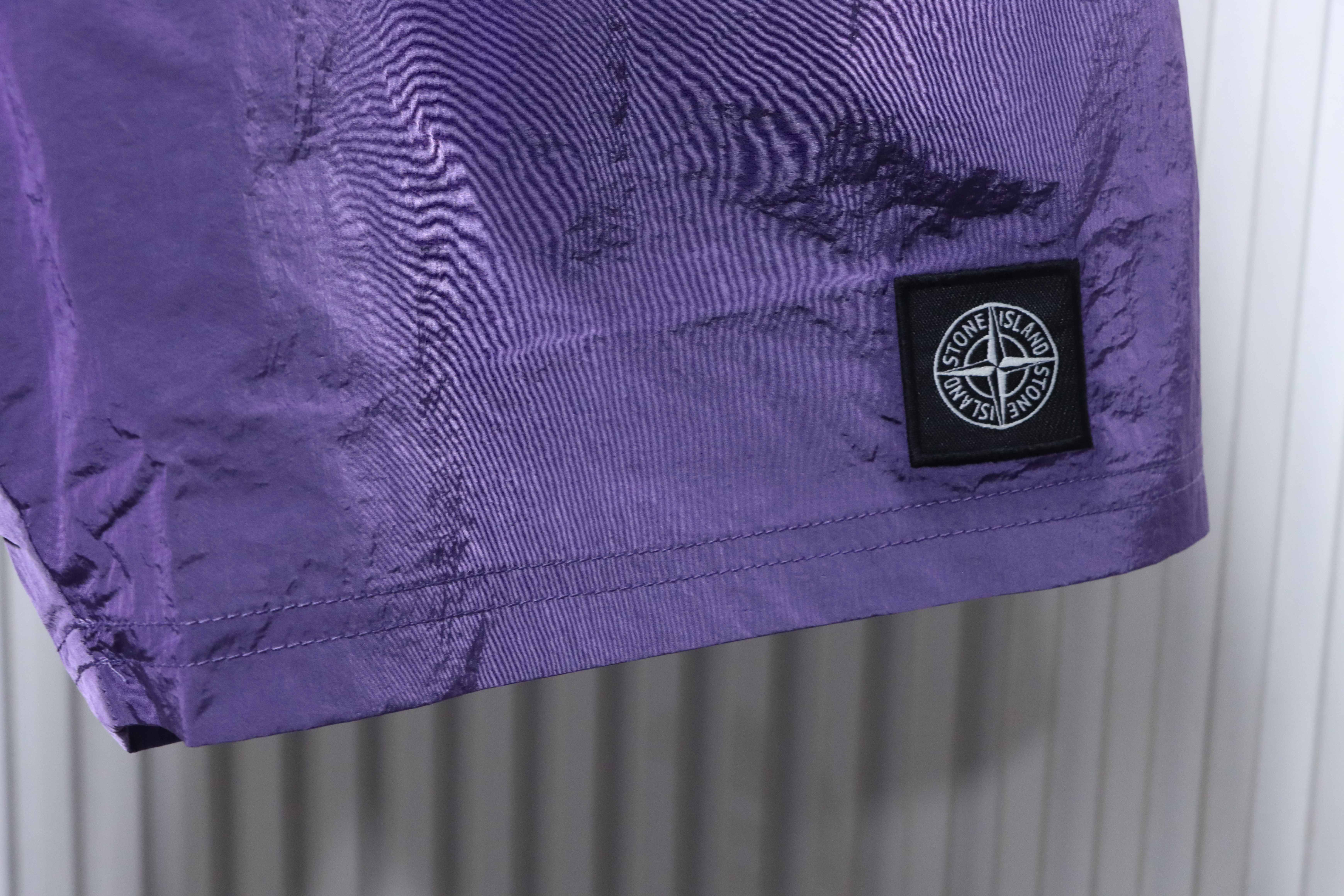 Stone Island Woven Badge Shorts Purple