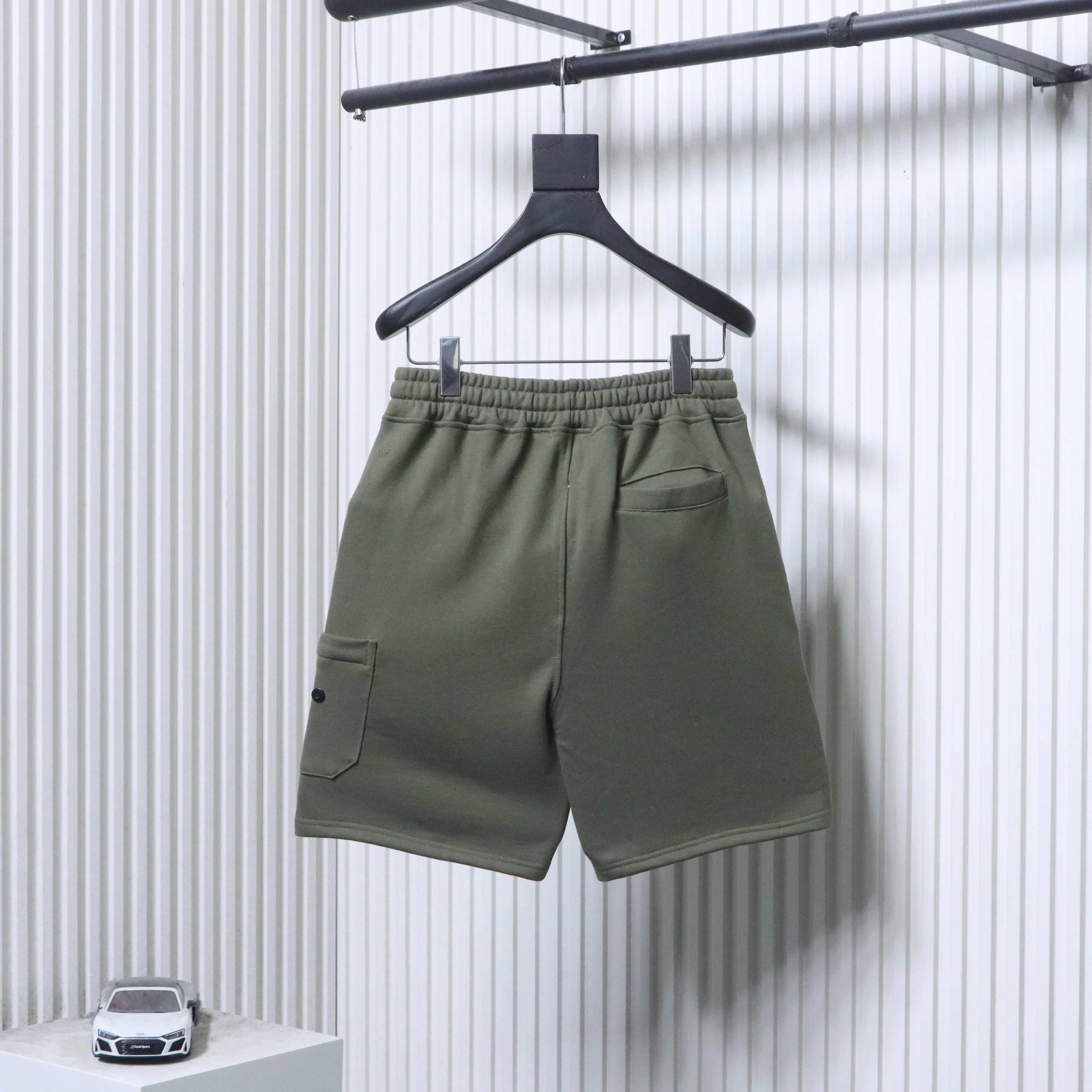 Stone Island Zip-Pocket Logo Shorts Olive Green
