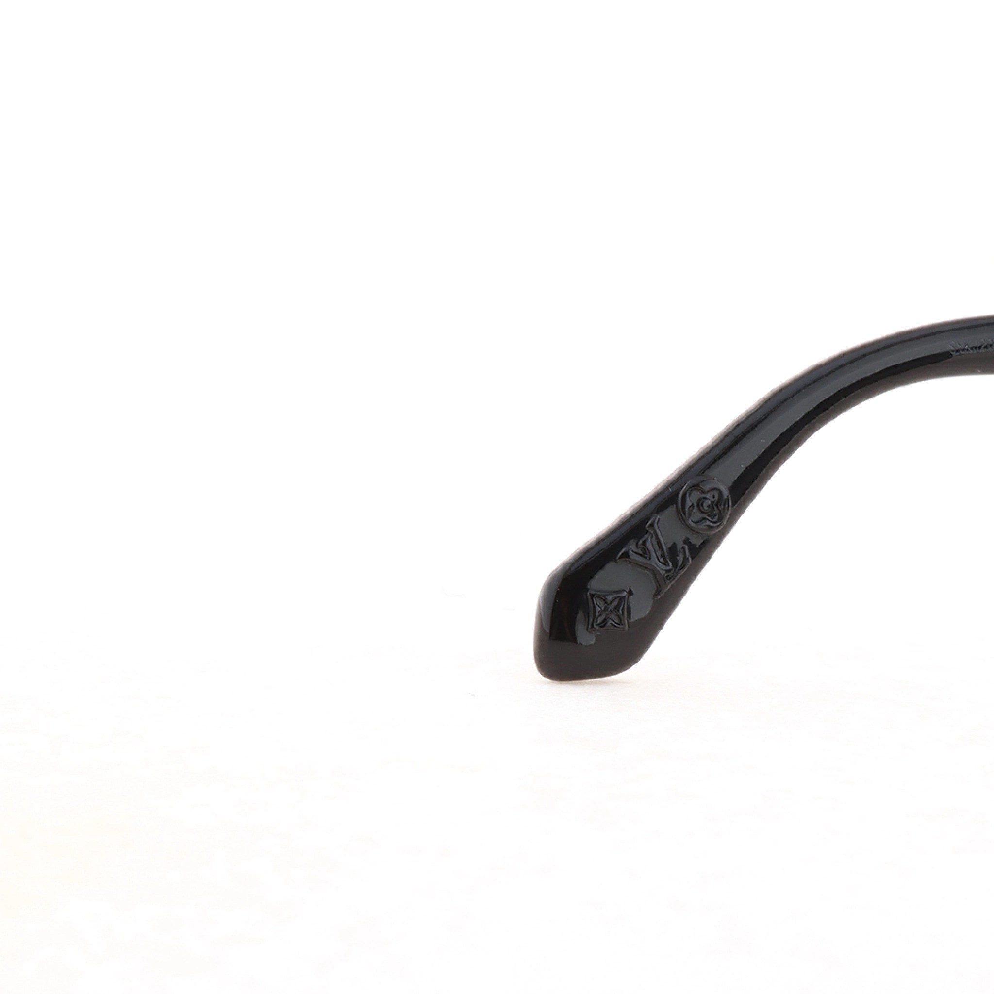 Louis Vuitton Legacy Round Sunglasses God Black