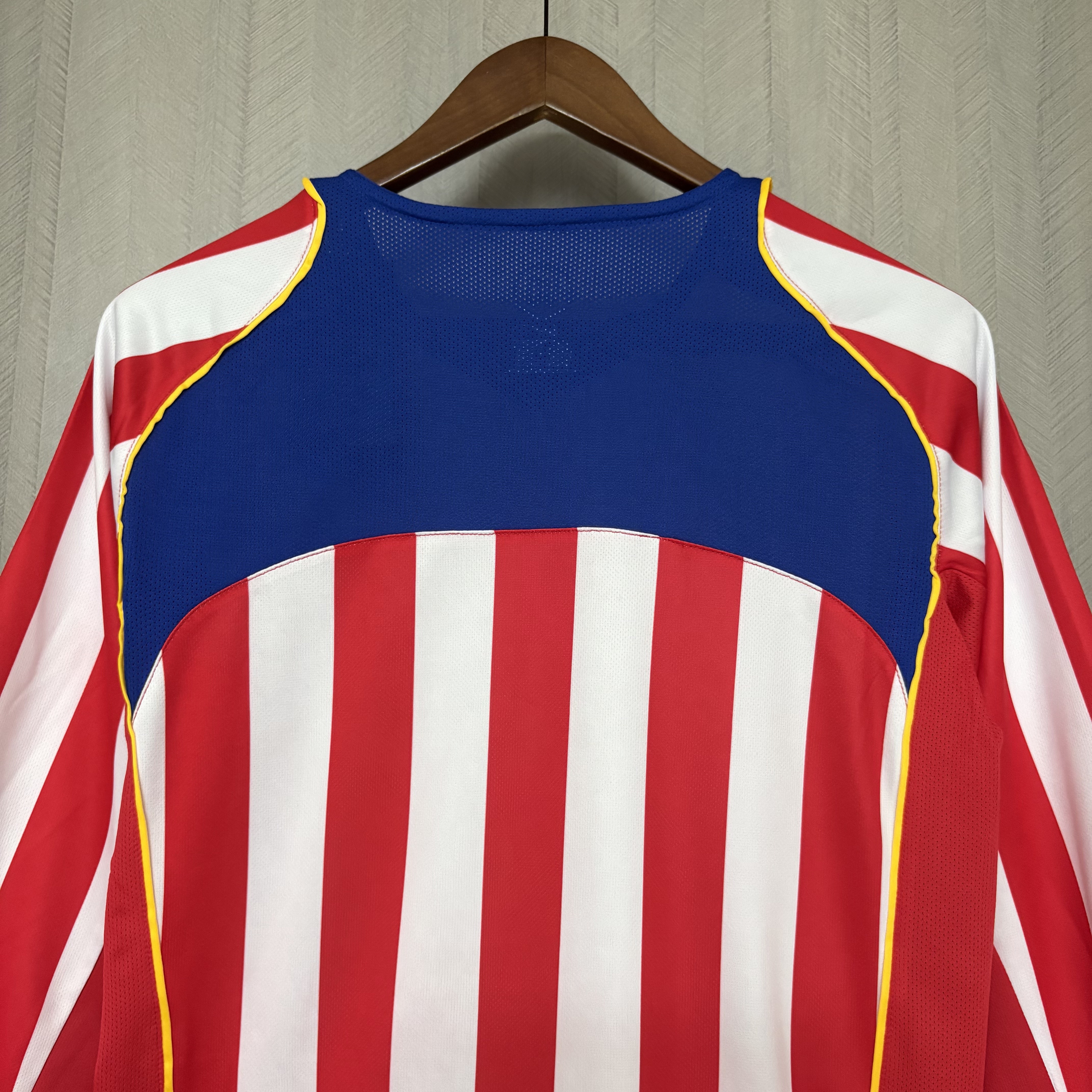 Atlético Madrid 2004 Mens Retro Long Sleeve Home Jersey