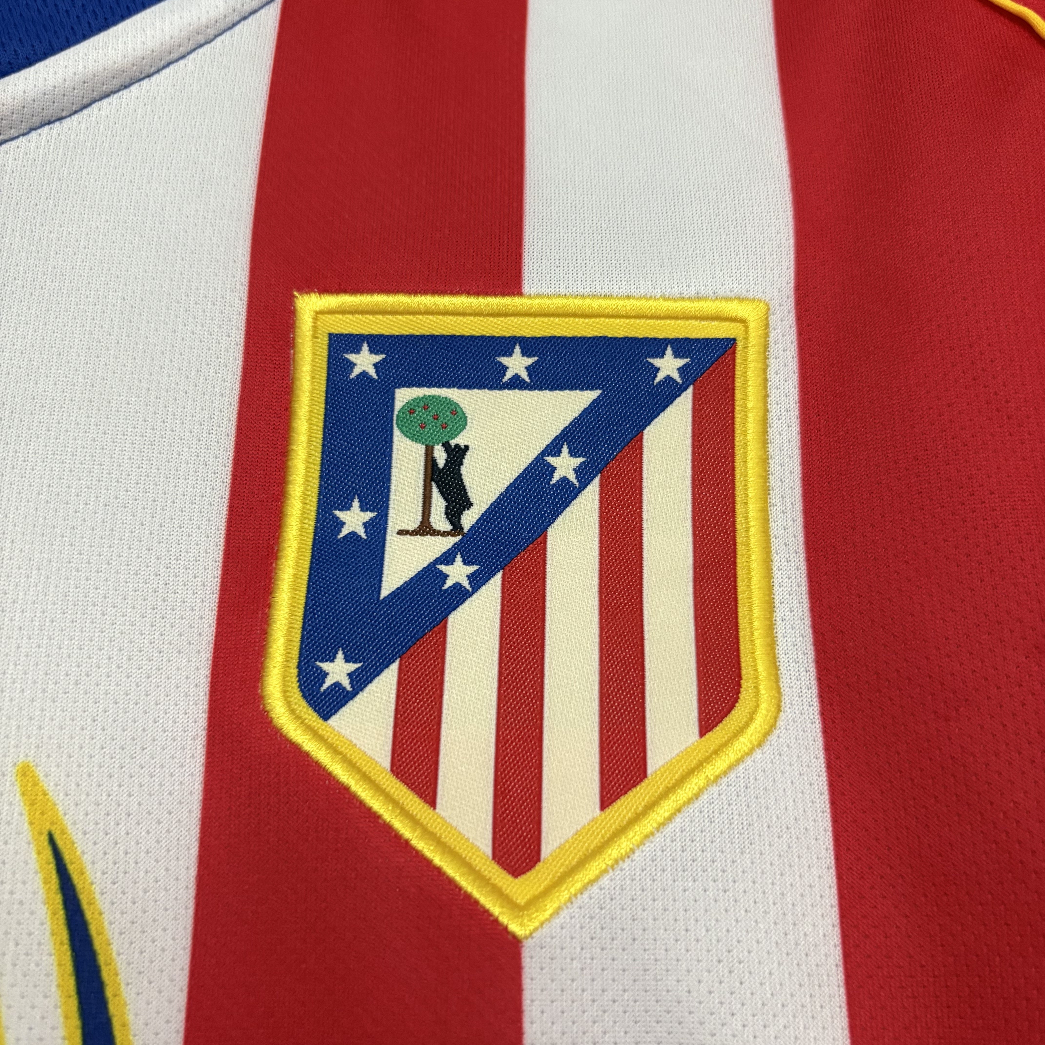 Atlético Madrid 2004 Mens Retro Long Sleeve Home Jersey