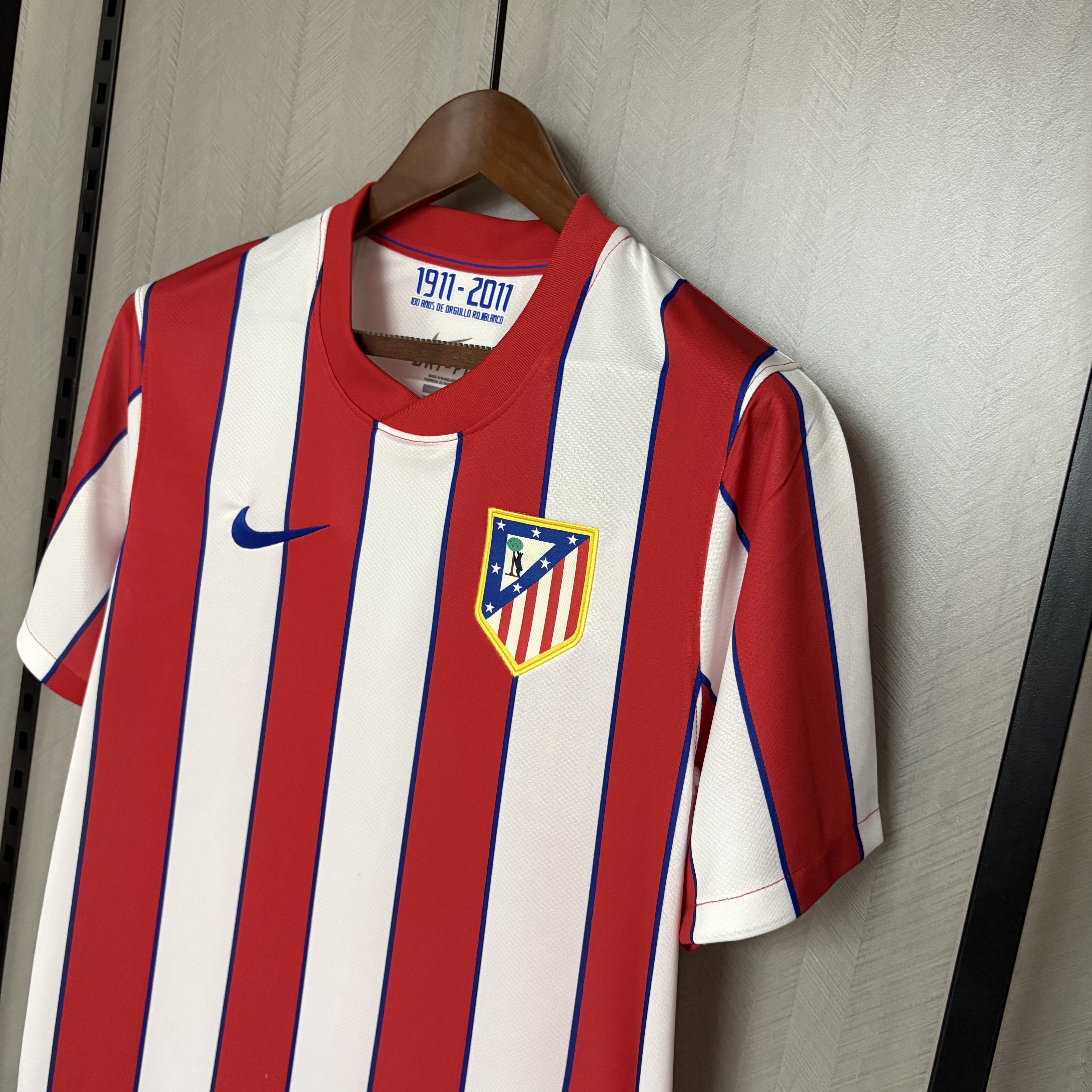 Atlético Madrid 2011/12 Mens Retro Home Jersey