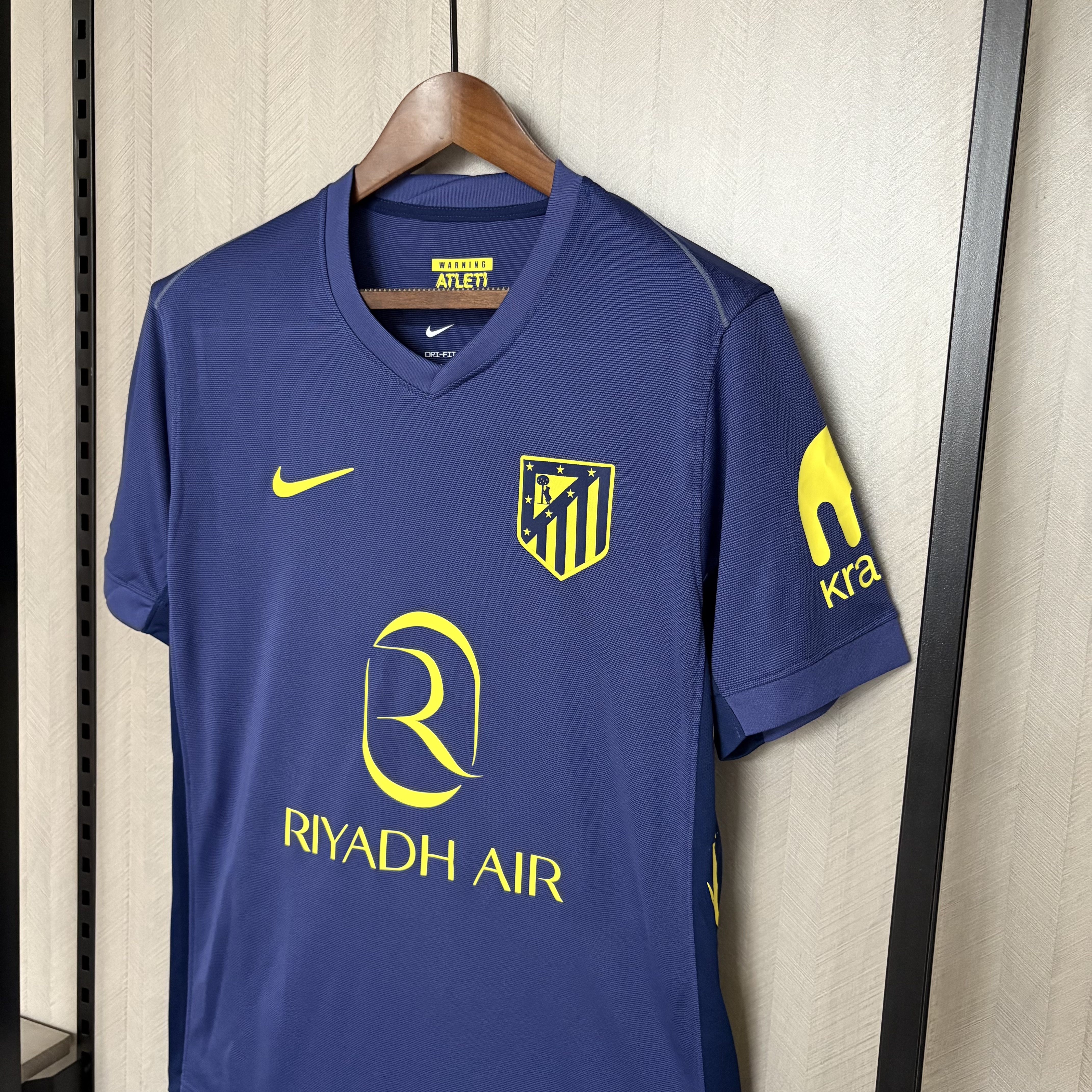 Atlético Madrid 2025/26 Mens Away Jersey
