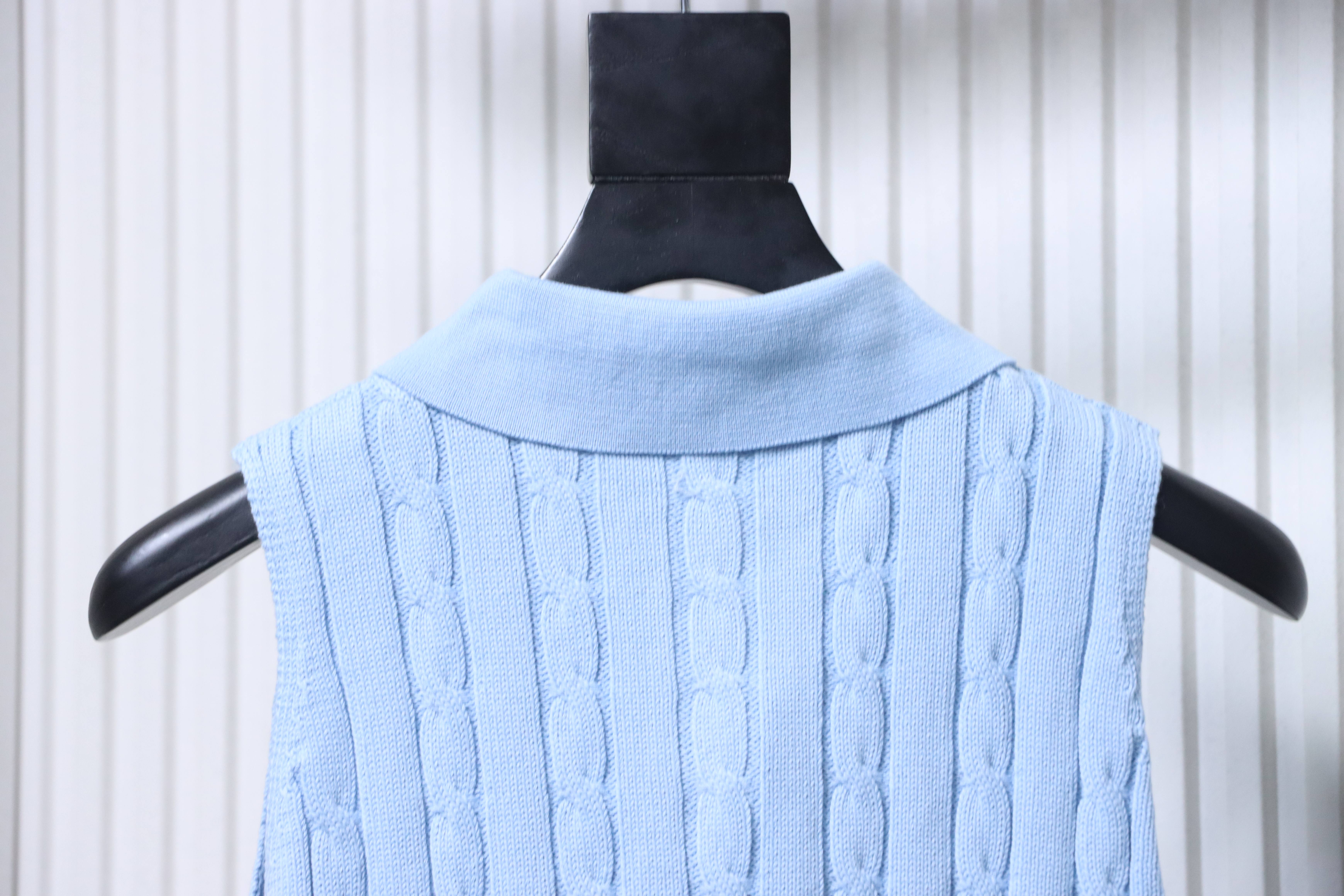 Ralph Lauren Cable-Knit Embroidered Pony Logo Knit Vest