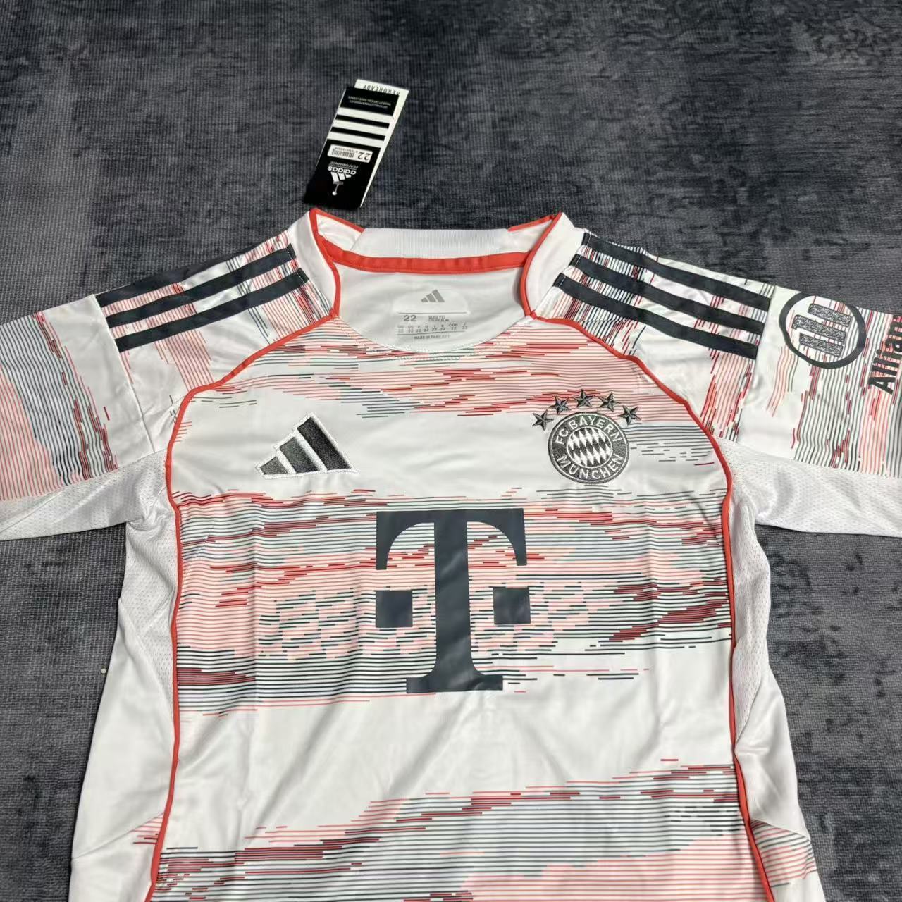 Bayern Munich 2025/26 Kids Away Jersey