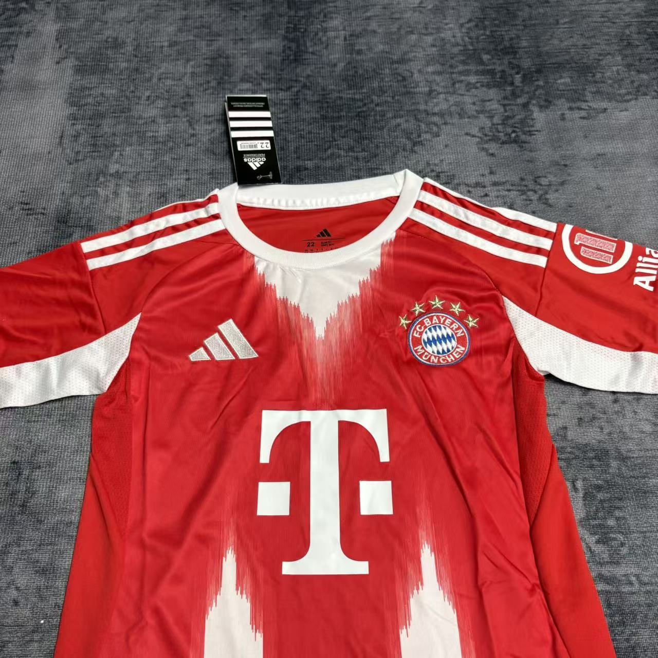 Bayern Munich 2025/26 Kids Home Jersey