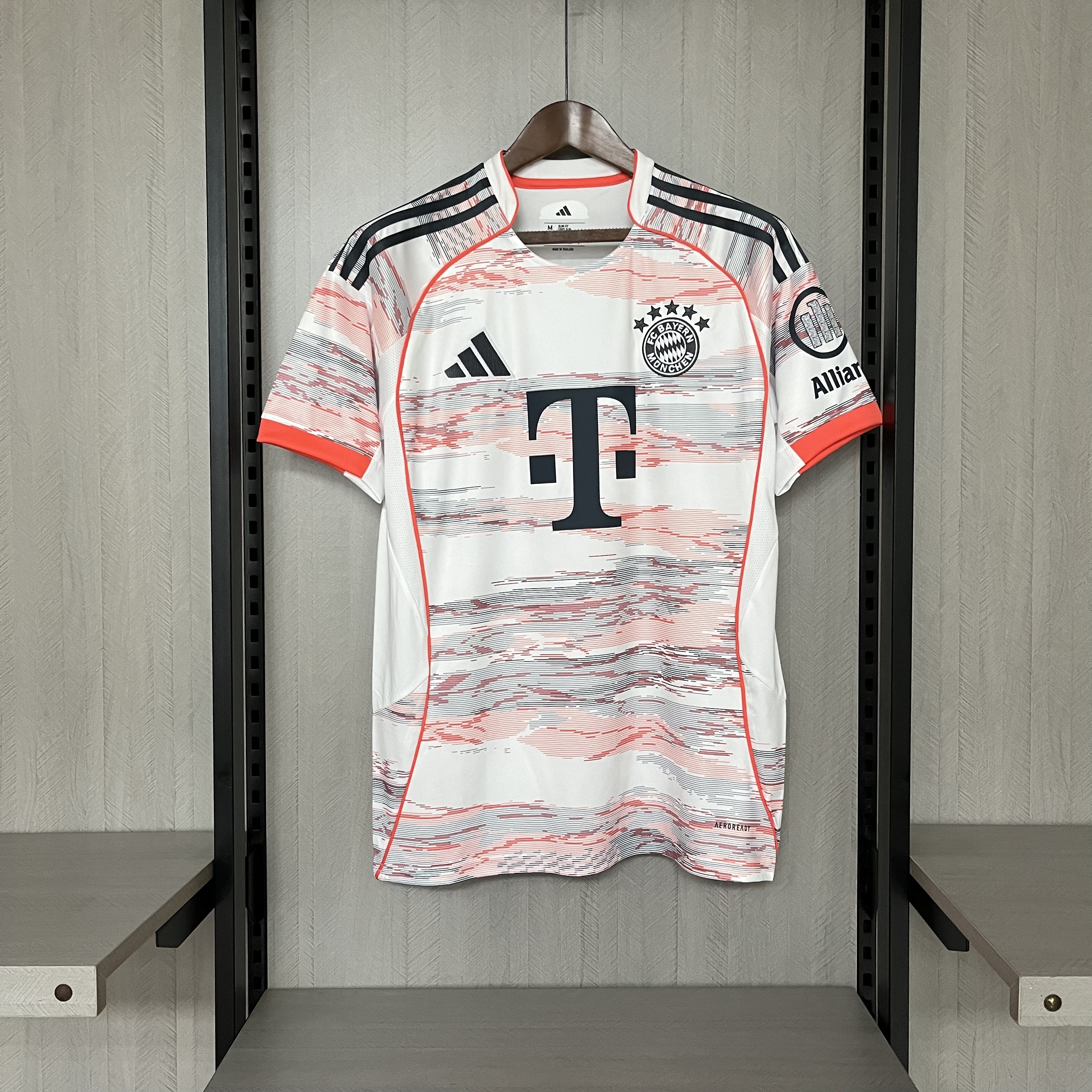 Bayern Munich 2025/26 Mens Away Jersey