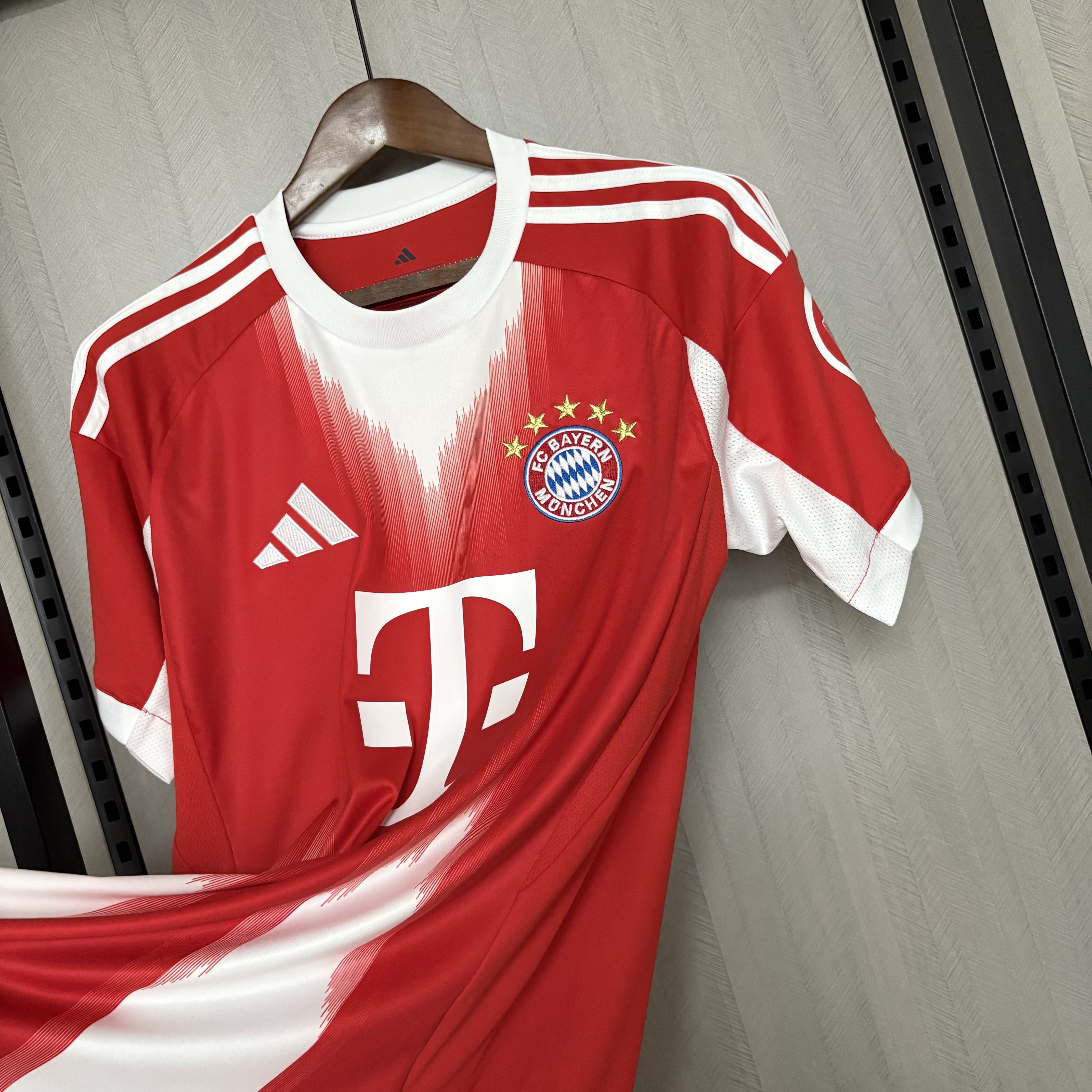 Bayern Munich 2025/26 Mens Home Jersey