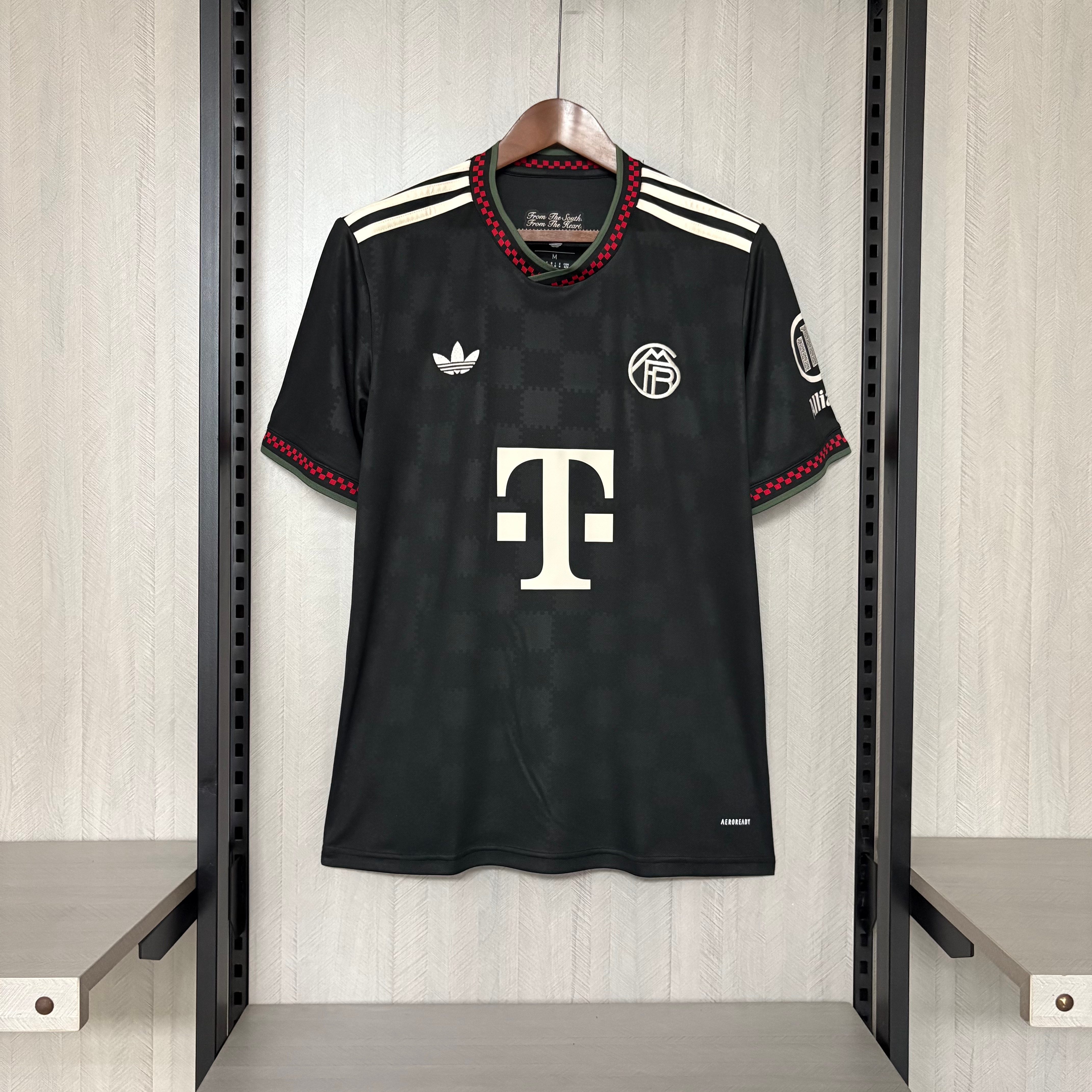 Bayern Munich 2025/26 Mens Third Jersey