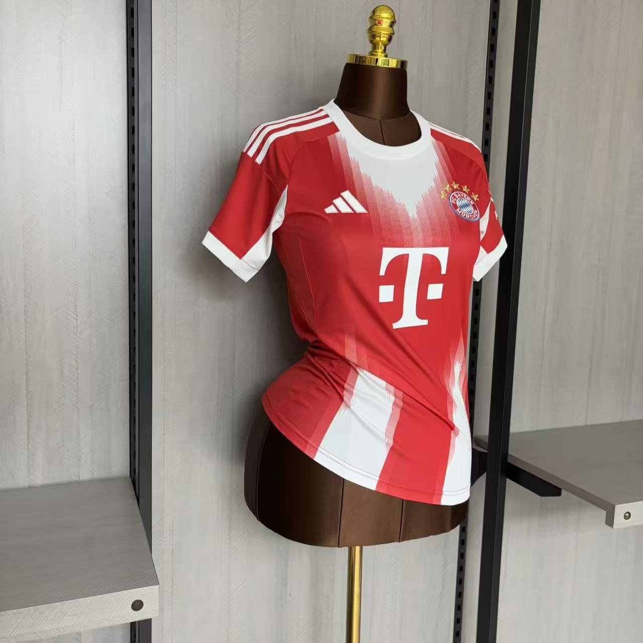 Bayern Munich 2025/26 Womens Home Jersey
