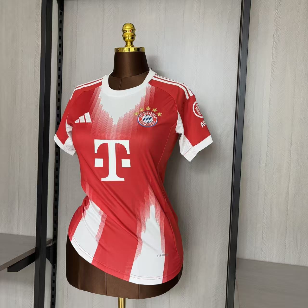 Bayern Munich 2025/26 Womens Home Jersey