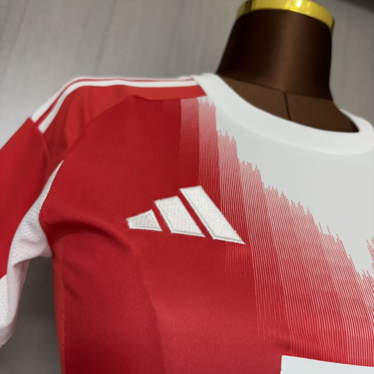 Bayern Munich 2025/26 Womens Home Jersey