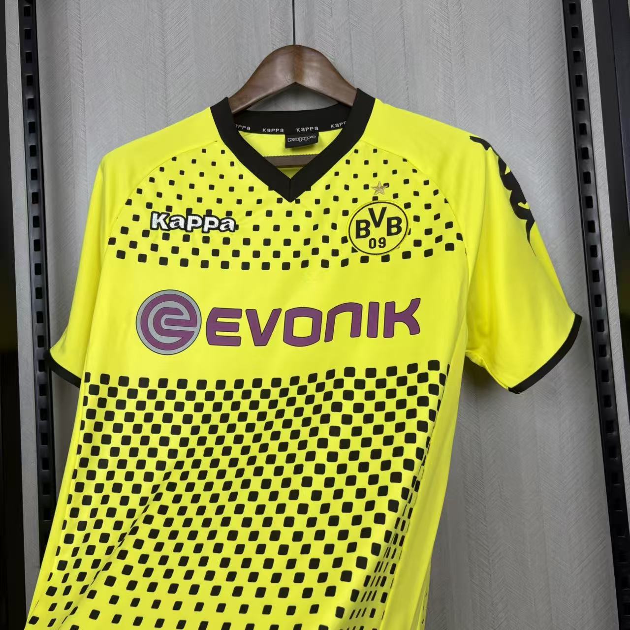 Borussia Dortmund 2011/12 Mens Retro Home Jersey