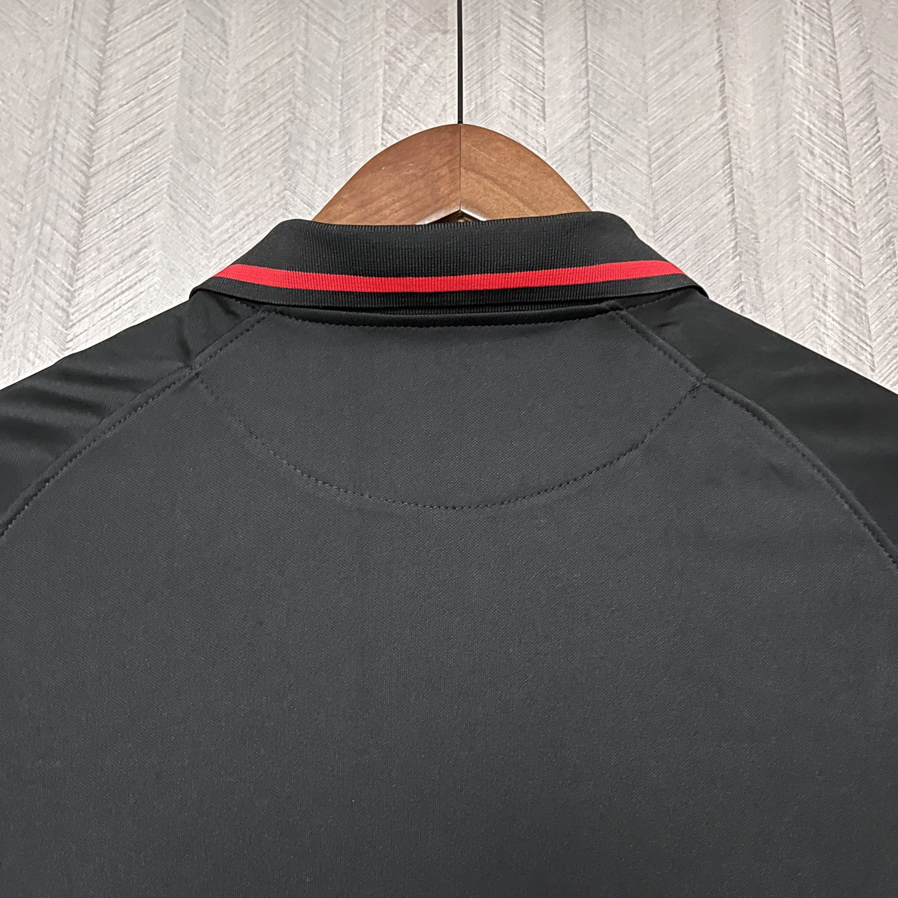 Eintracht Frankfurt 2022/23 Mens Away Jersey