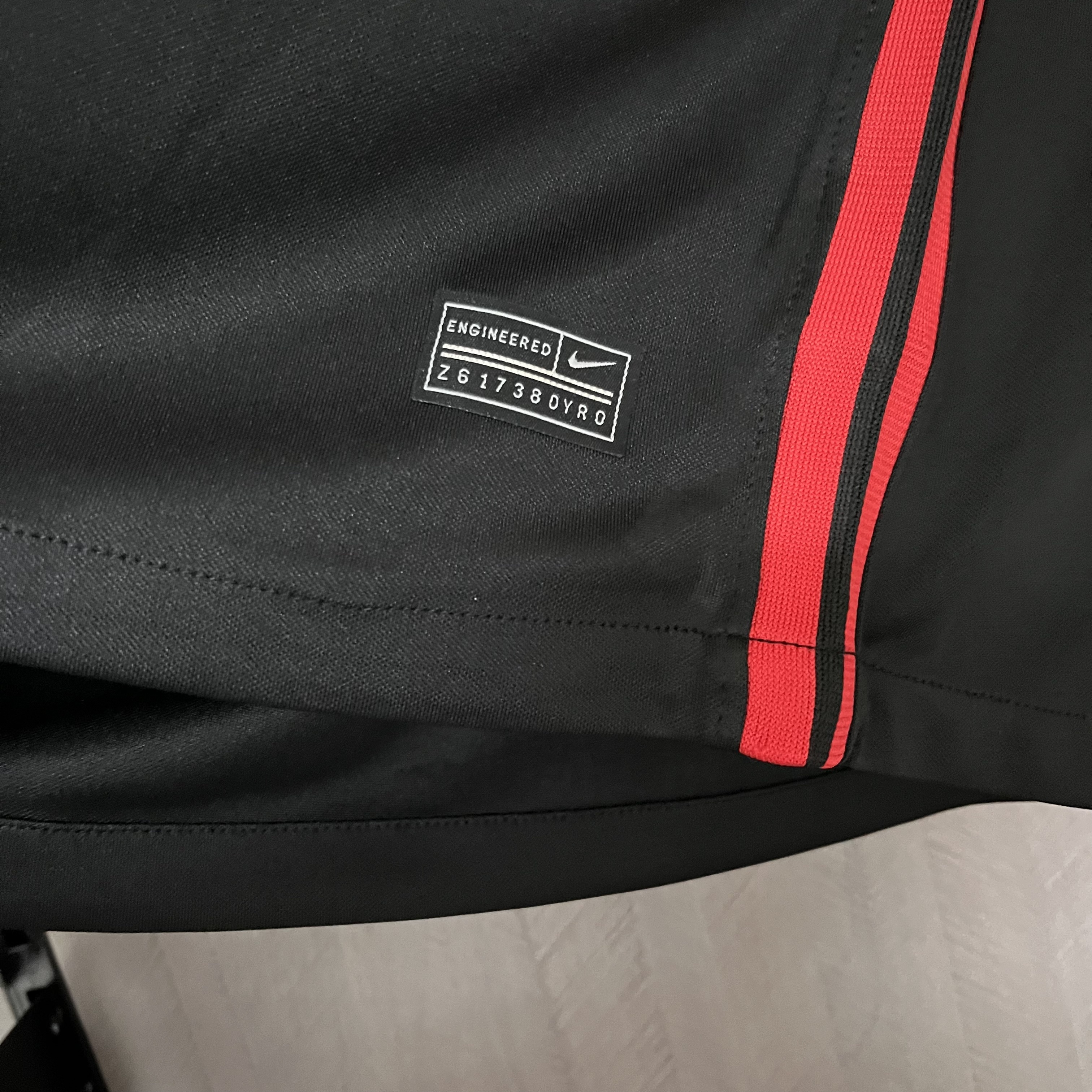 Eintracht Frankfurt 2022/23 Mens Away Jersey