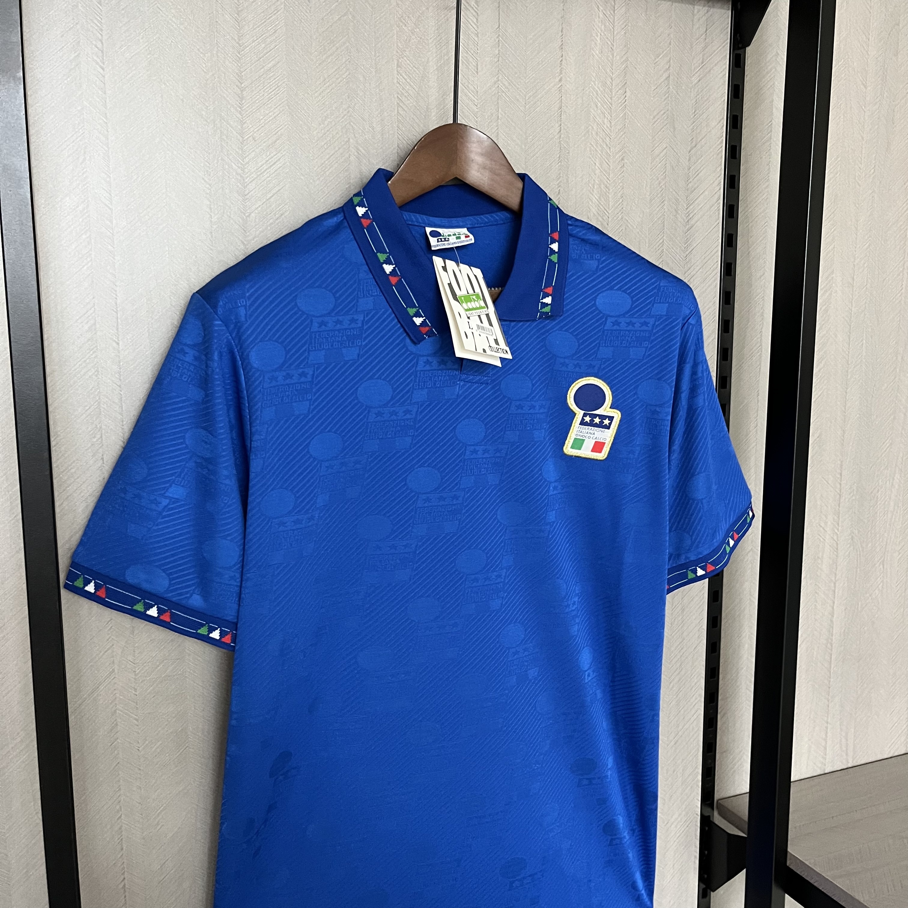 Italy Mens Retro Home Jersey