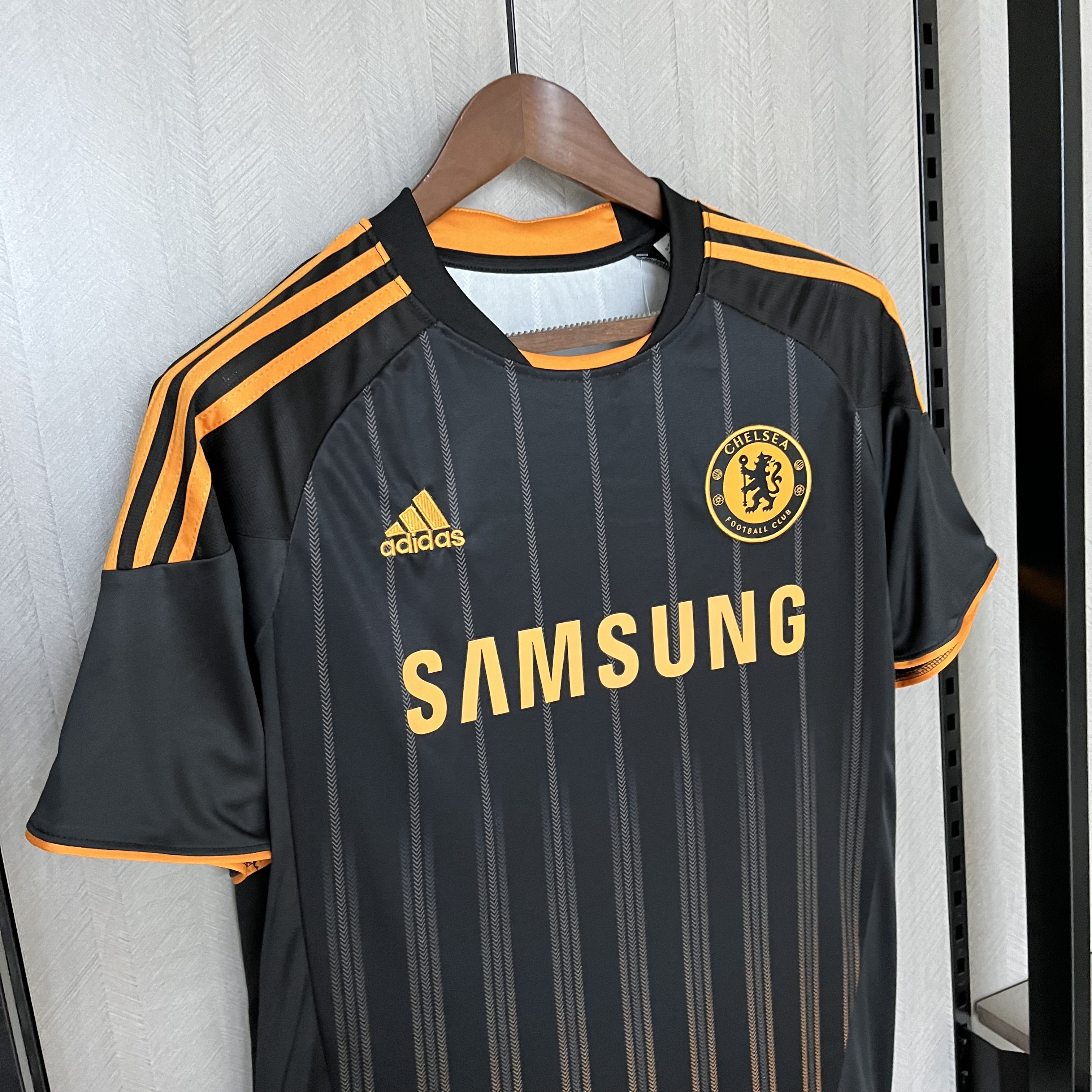 Chelsea 2010/11 Mens Retro Away Jersey