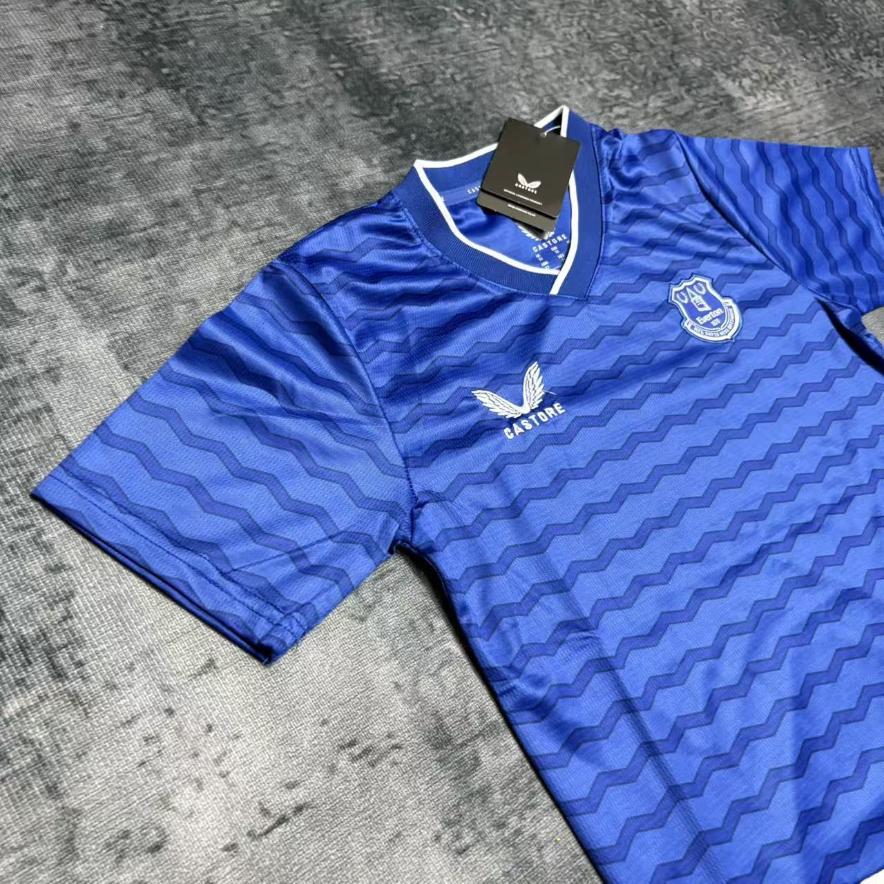Everton 2025/26 Kids Home Kit